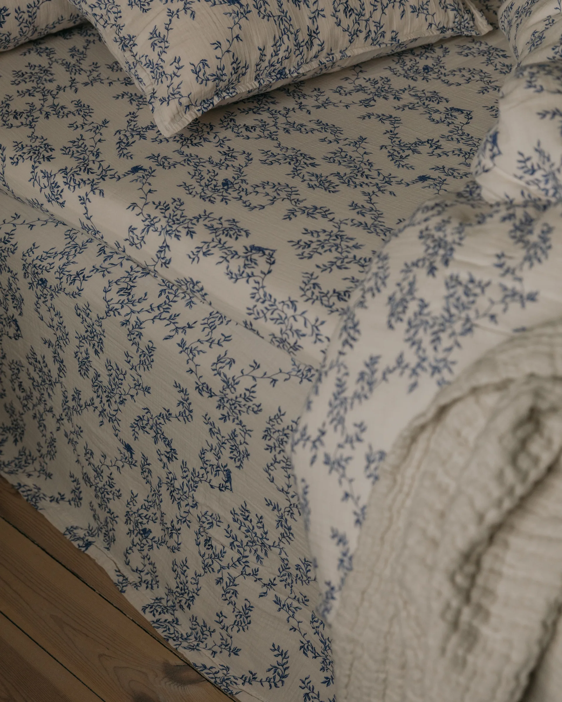 Jardim Muslin bed skirt, 90x200x53 cm Garbo&Friends