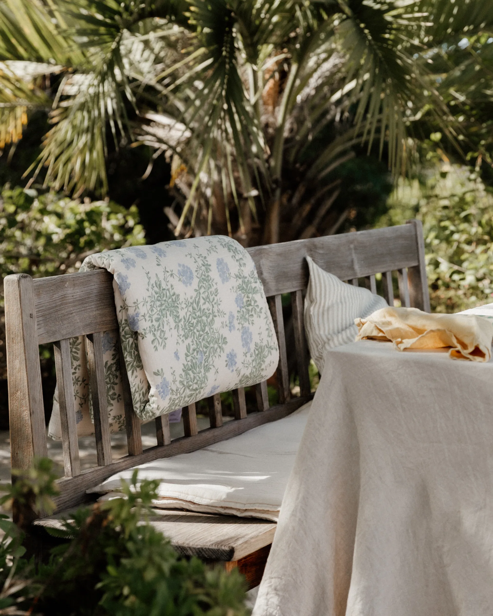 Plumbago Muslin padded blanket, 100x140 cm Garbo&Friends