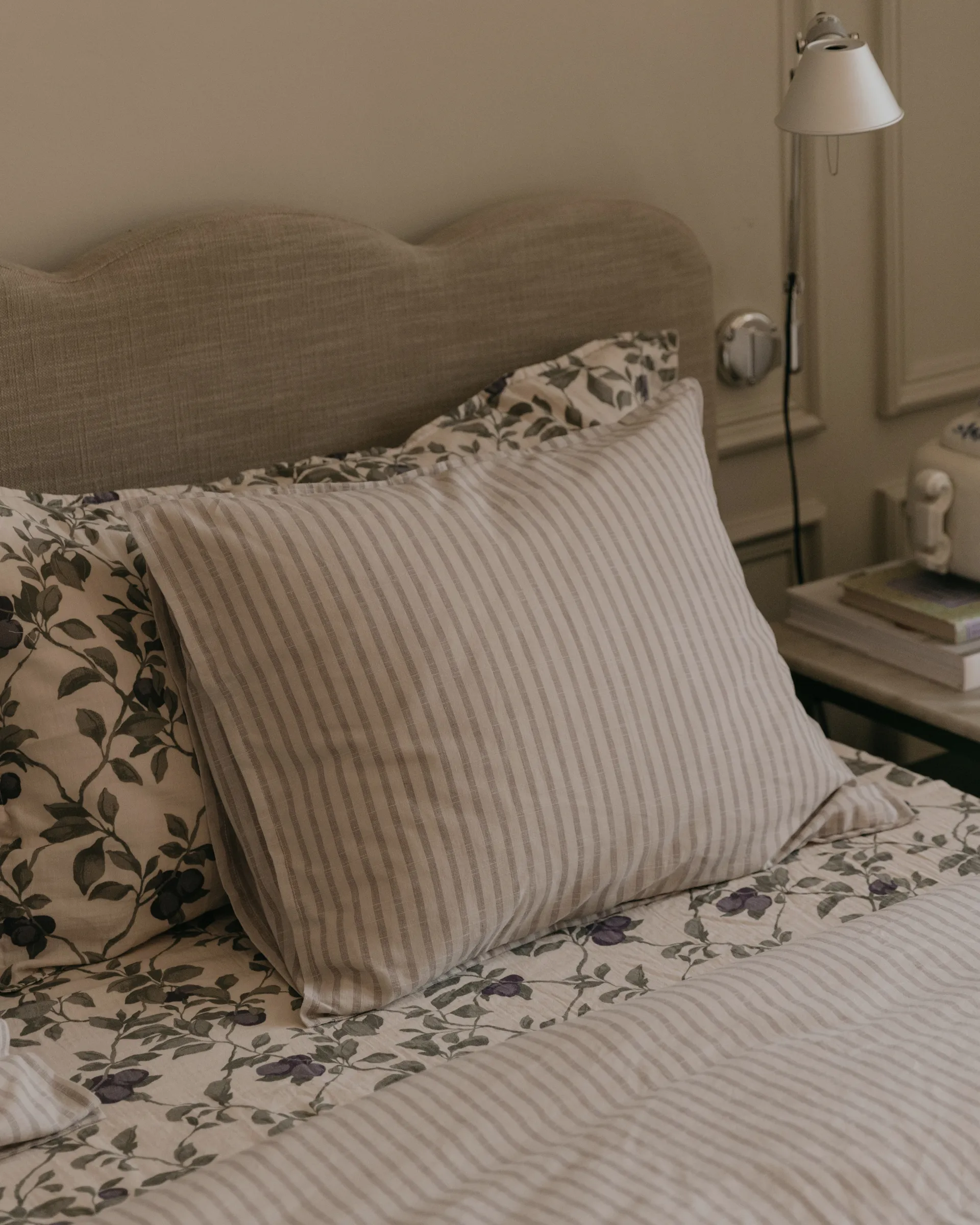 Stripe Mauve pillowcase, 50x90 cm Garbo&Friends