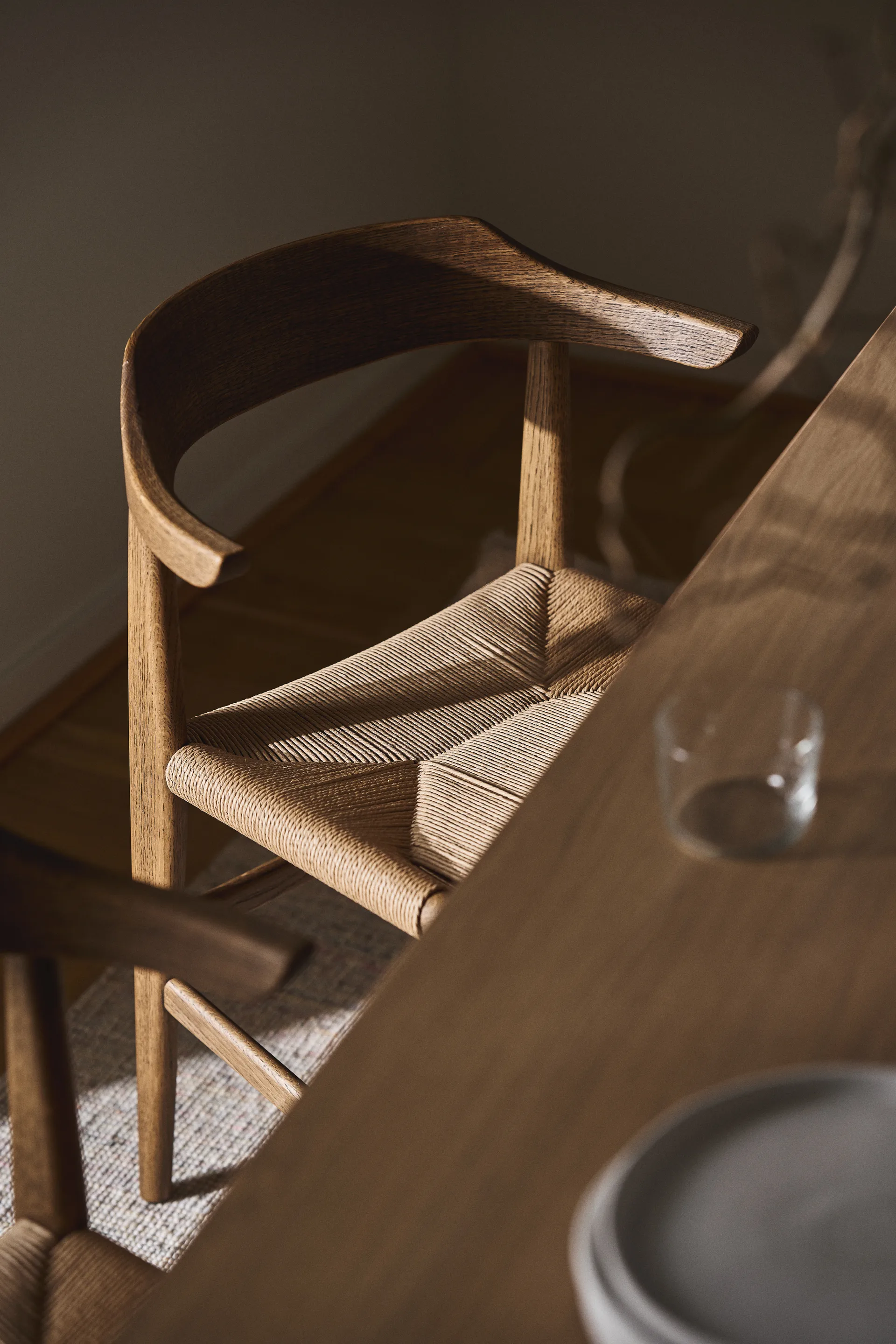 Hedda armchair, Oak-black-paper cord natural Gärsnäs