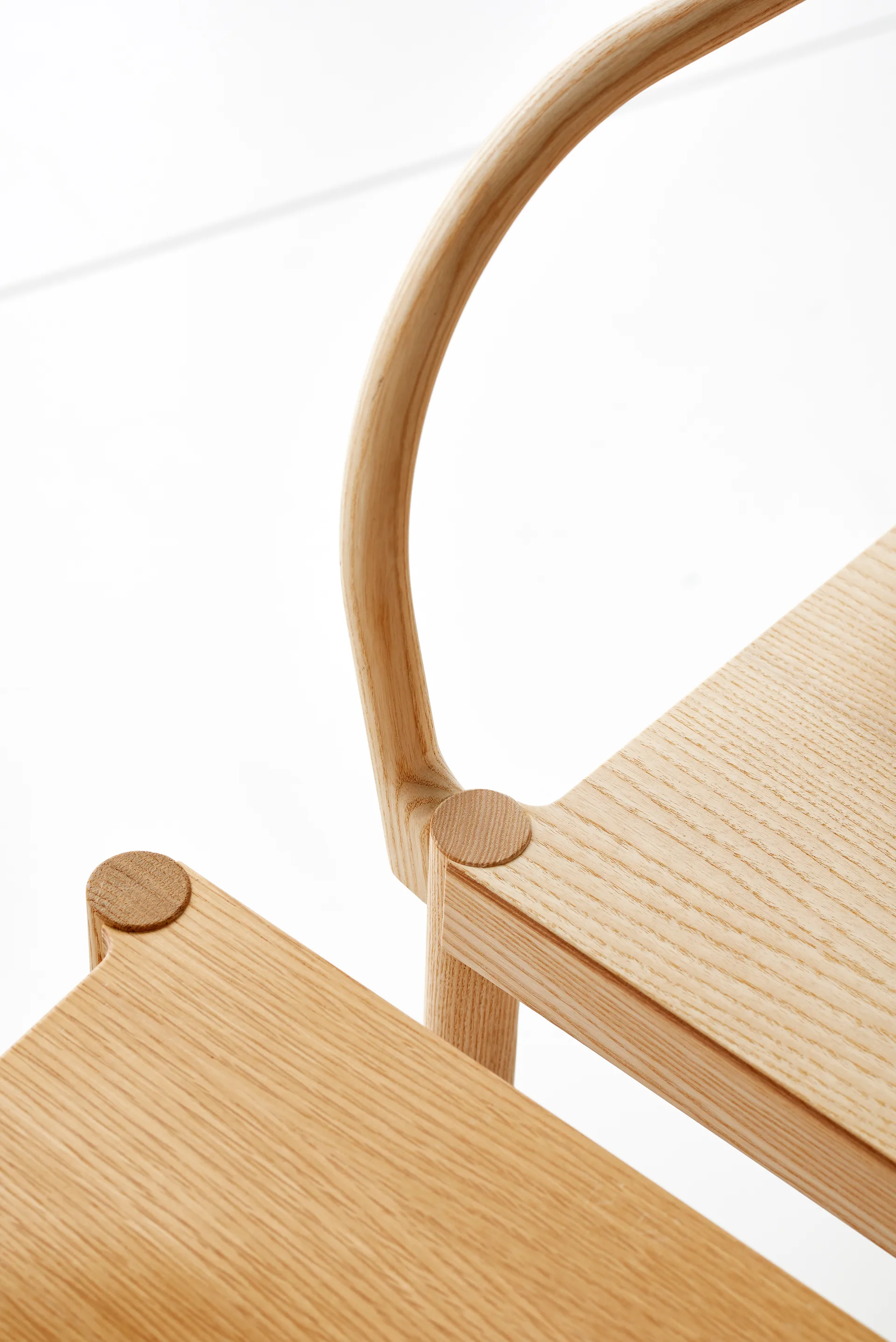 Light & Easy chair, Ash-white-veneered seat Gärsnäs