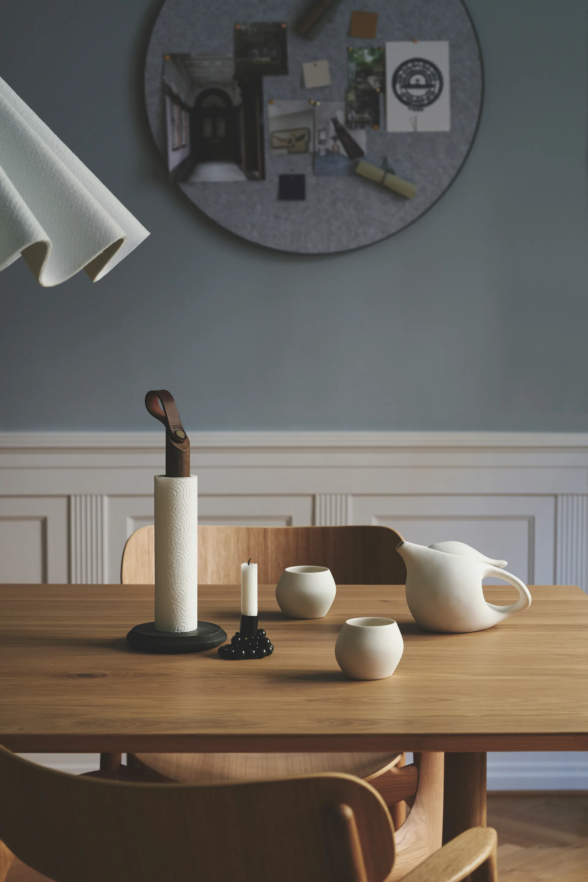 Grab kitchen paper holder, Smoked oak Gejst