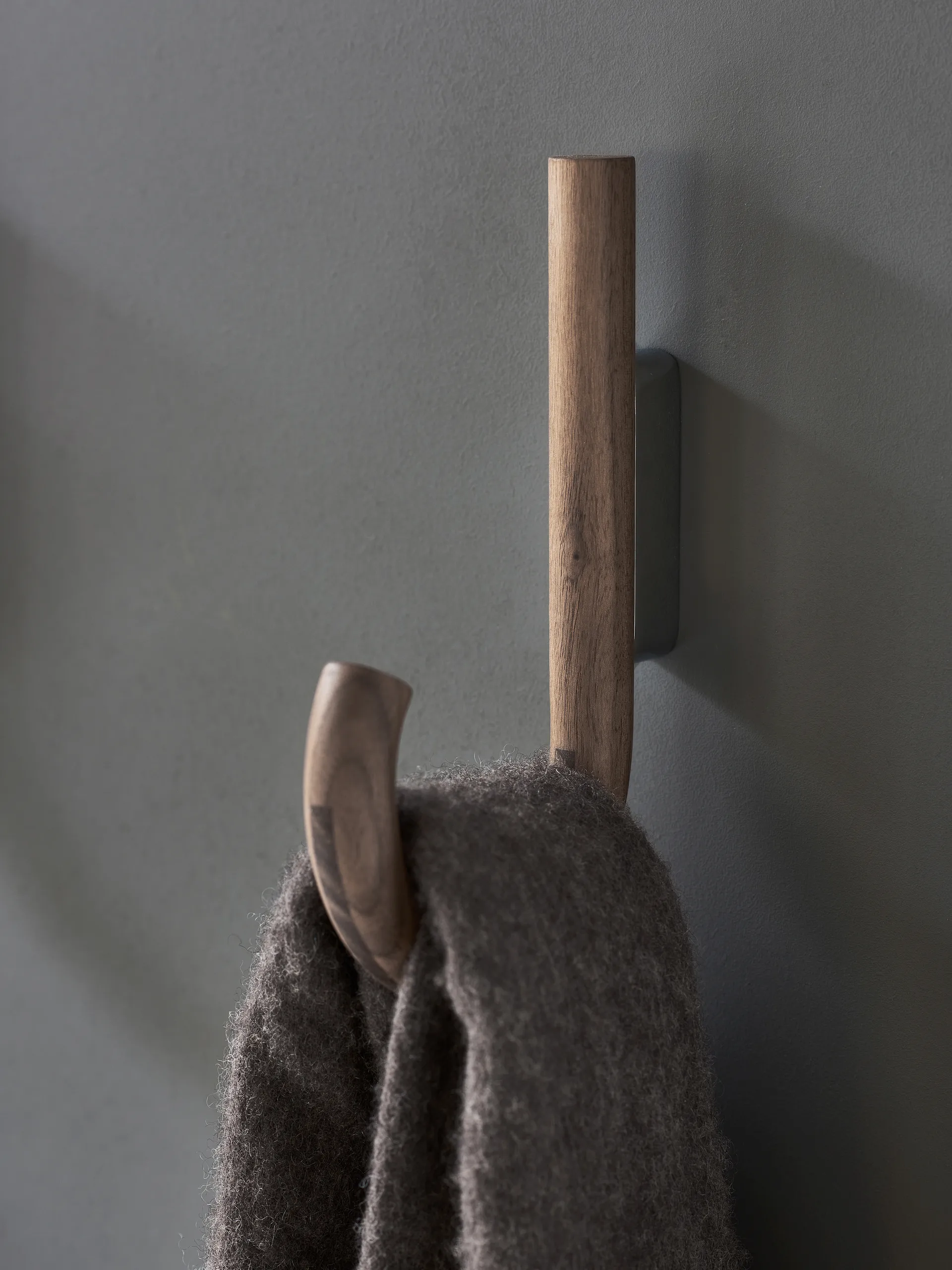 Hook hook 19 cm, Walnut-black Gejst