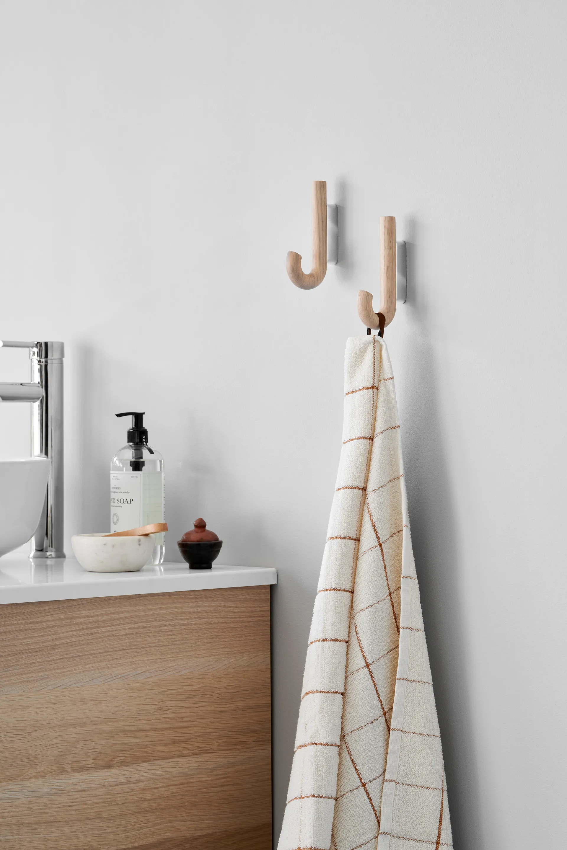 Hook hook mini 13.3 cm, Oak-chrome Gejst