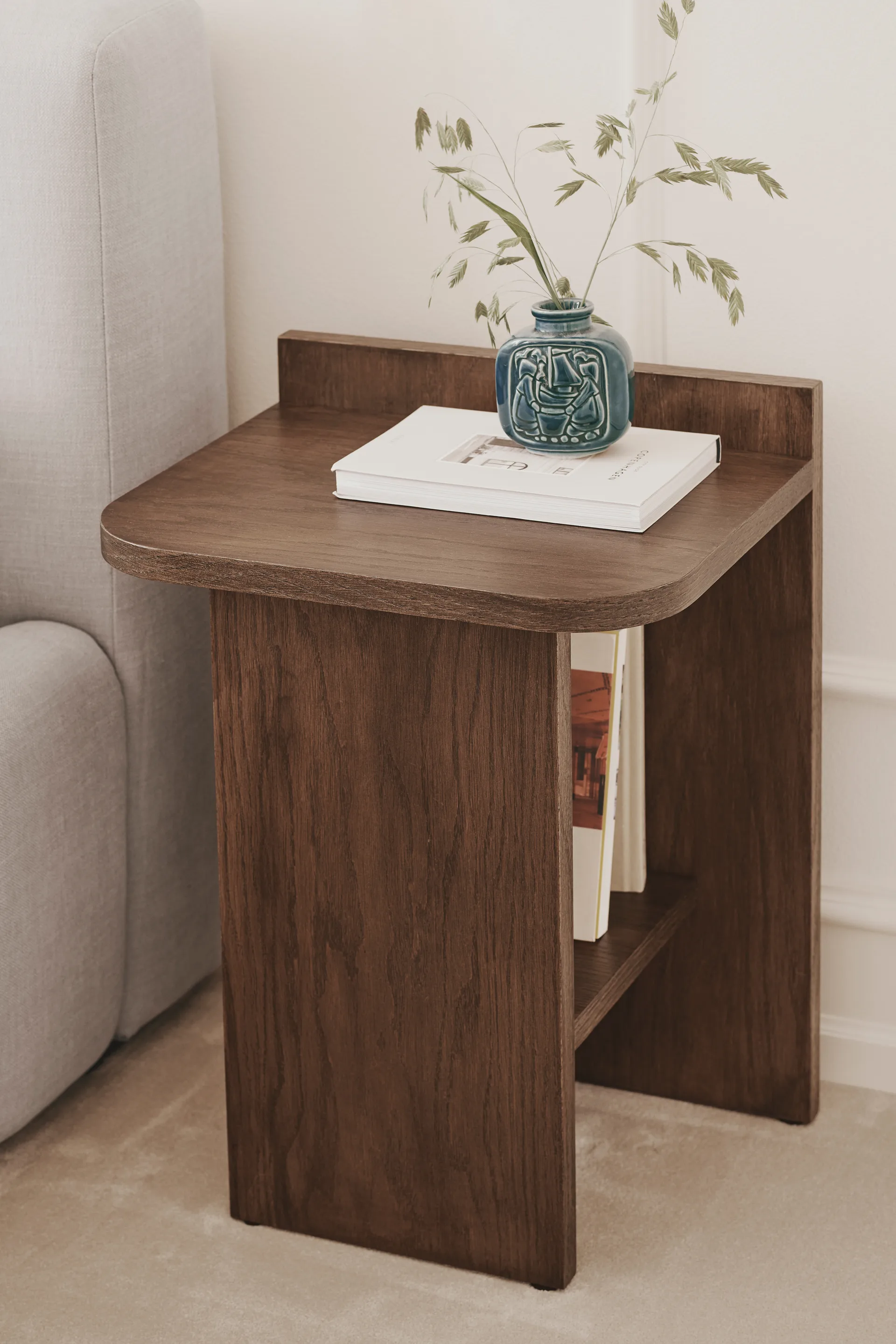 Ismo side table, Dark Oak Gejst