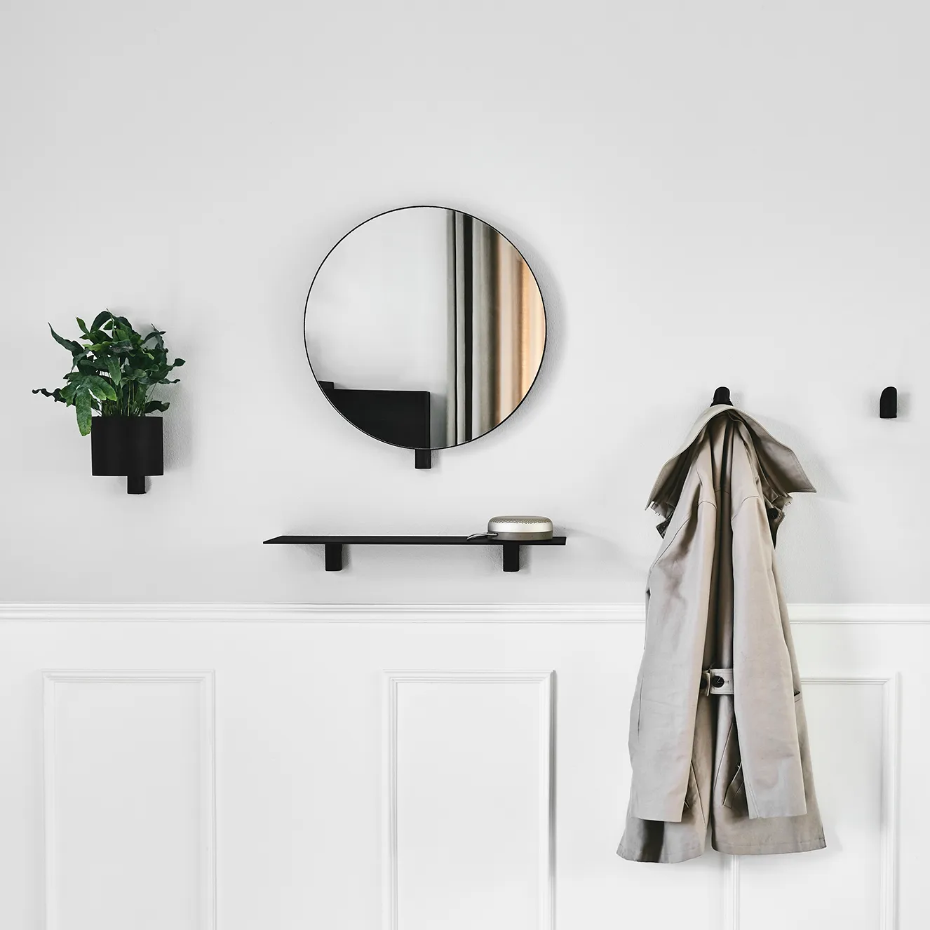 Kollage mirror Ø50 cm, black Gejst