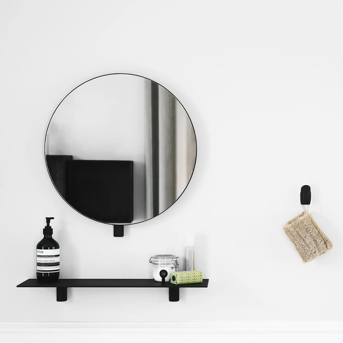 Kollage mirror Ø50 cm, black Gejst