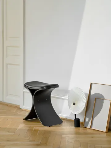 Luno stool 48x28x72 cm - Black oak-black leather - Gejst