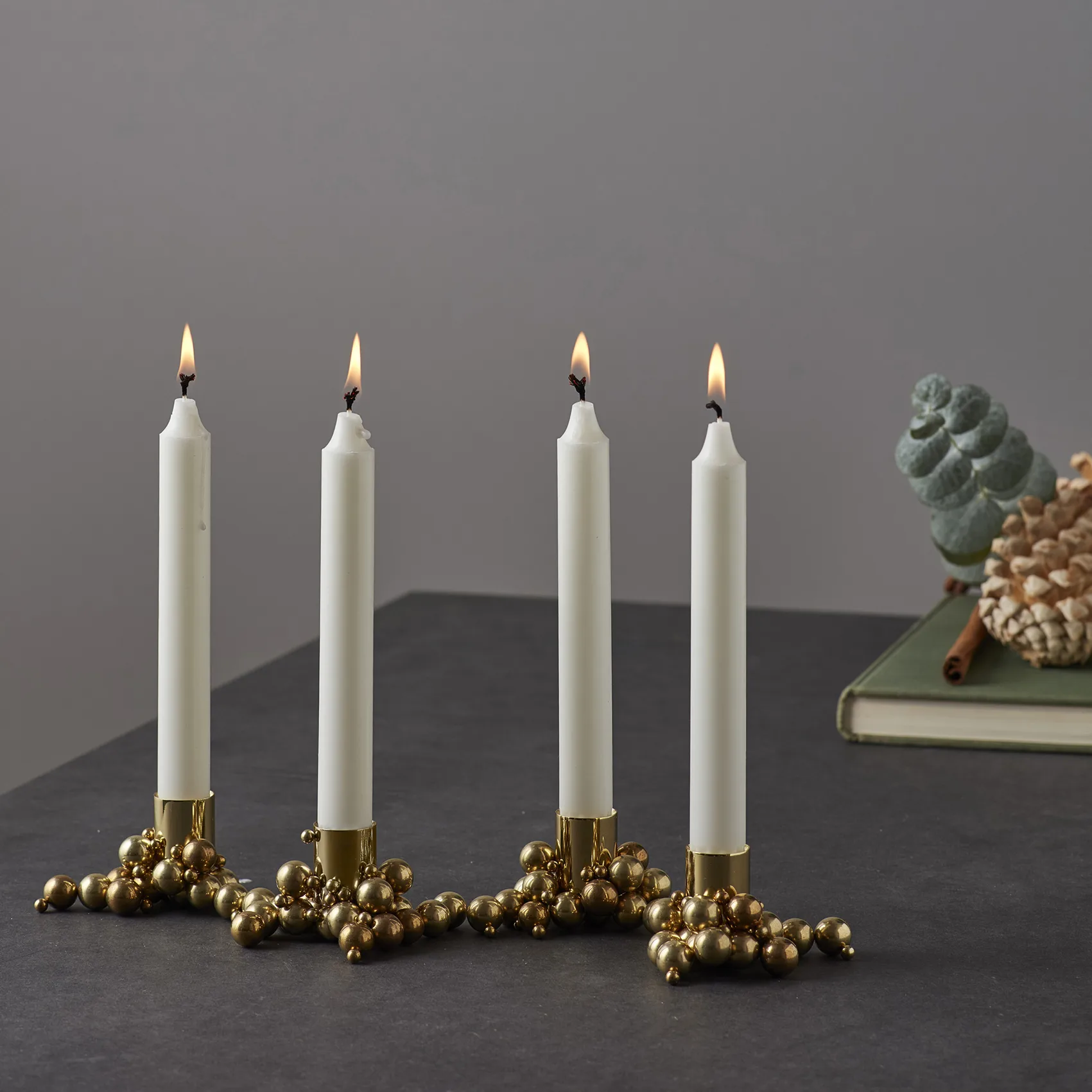 Molekyl candlestick 4, Brass Gejst