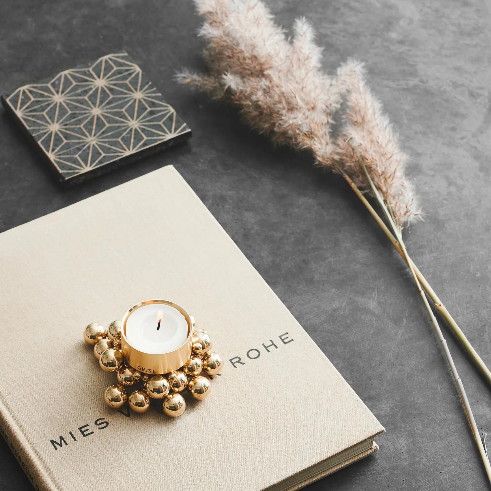 Molekyl lantern, brass Gejst