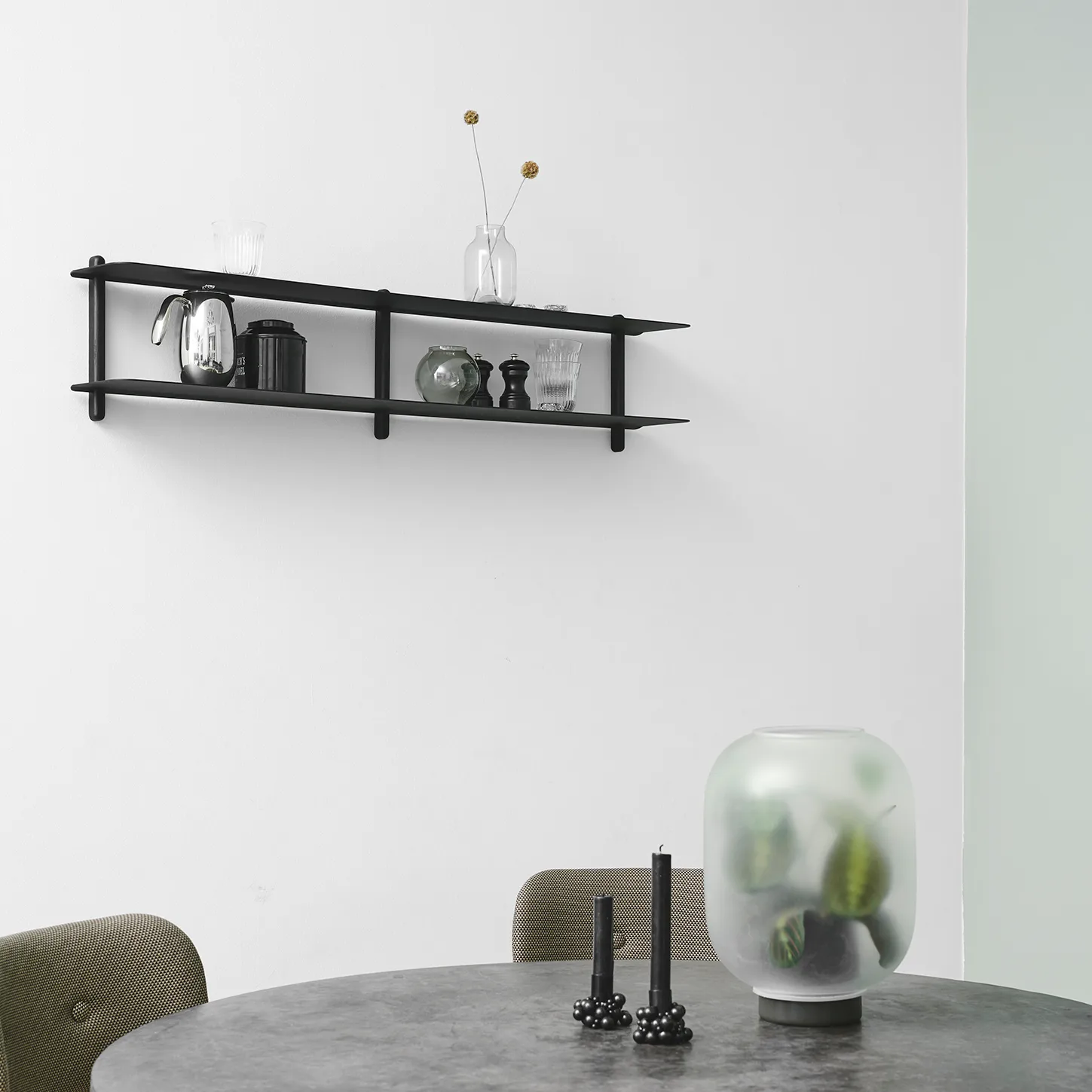 Nivo shelf C, Black-stained ash room-black Gejst