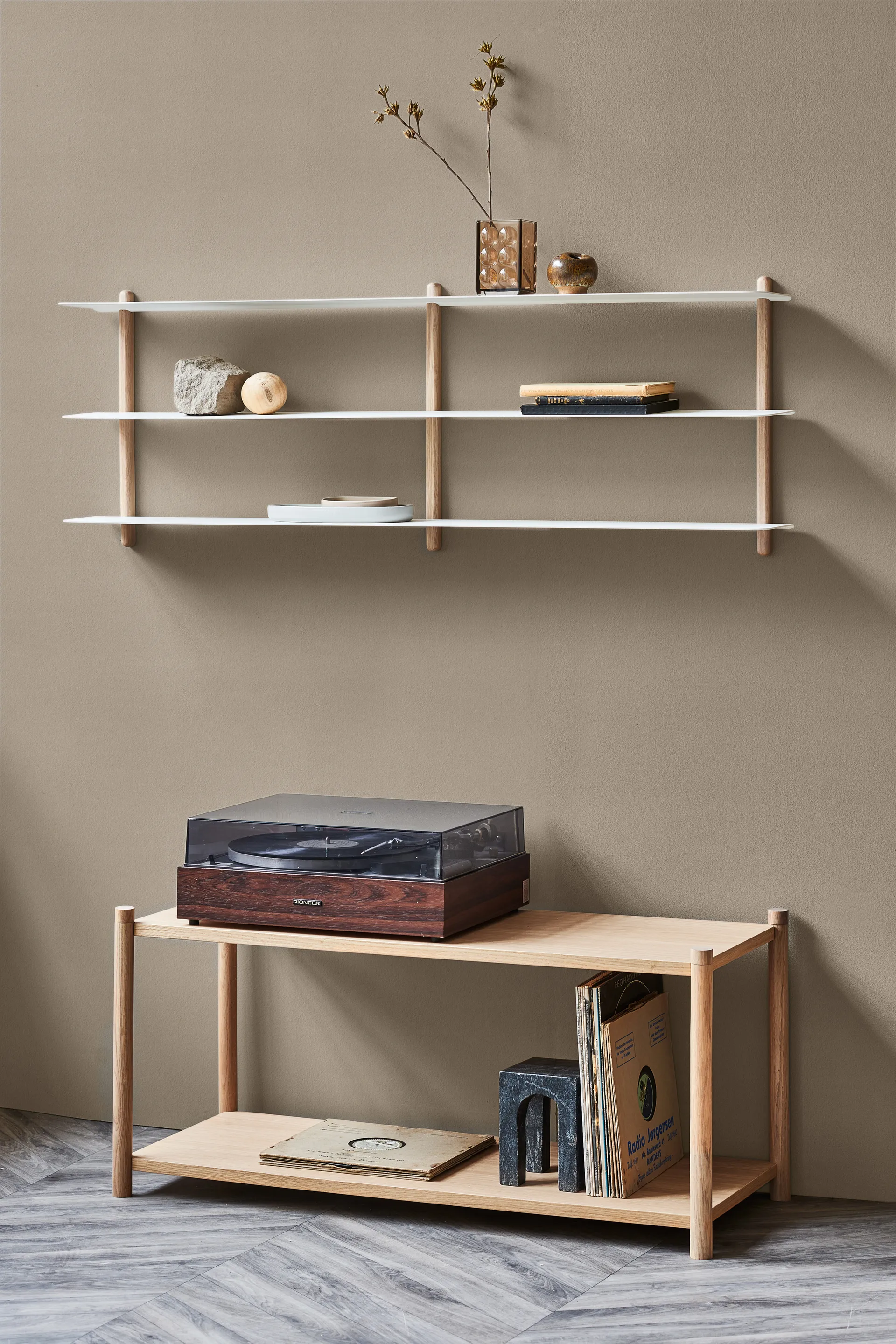 Nivo shelf D, Light oak-white Gejst