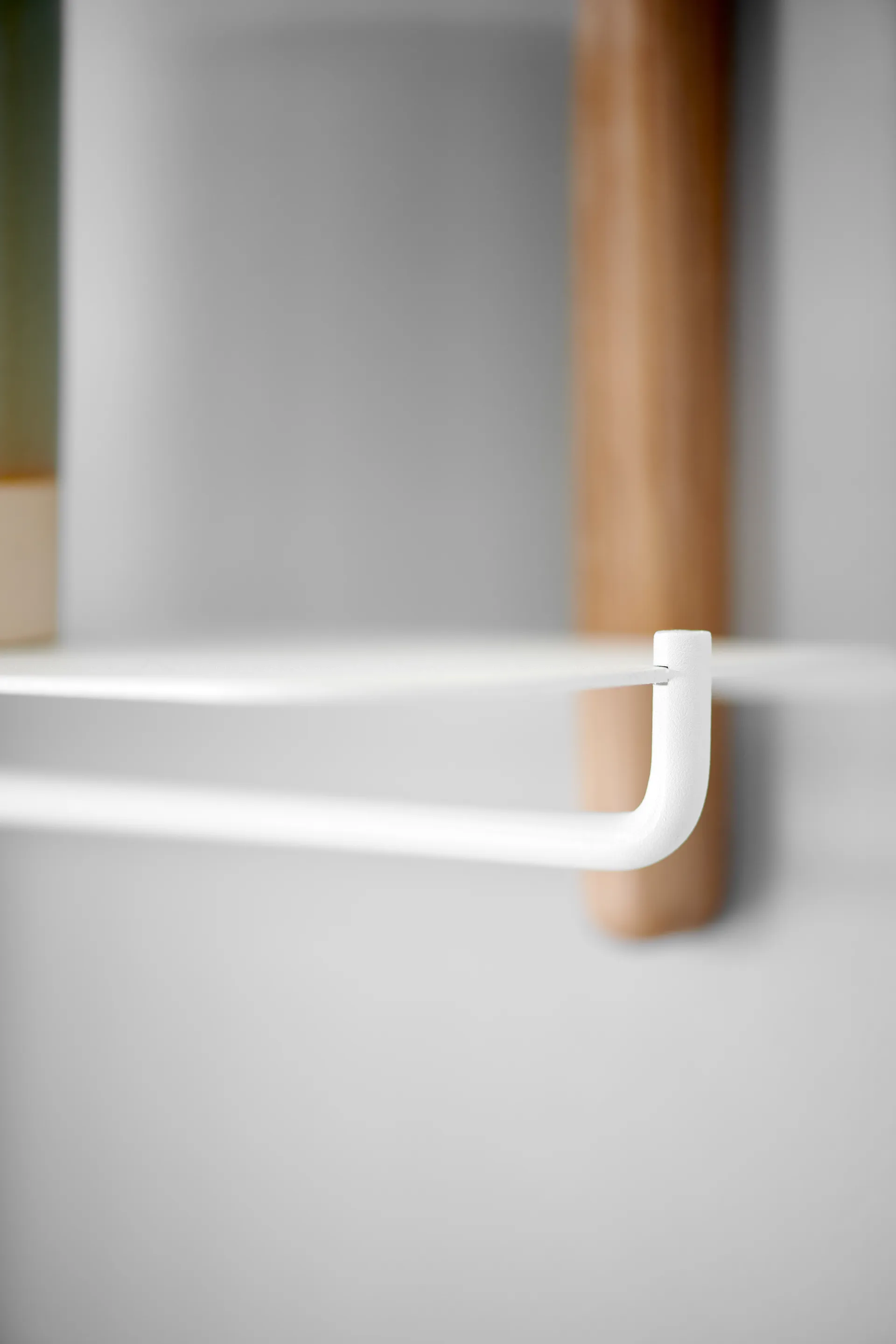 Nivo spliers to shelf, White Gejst