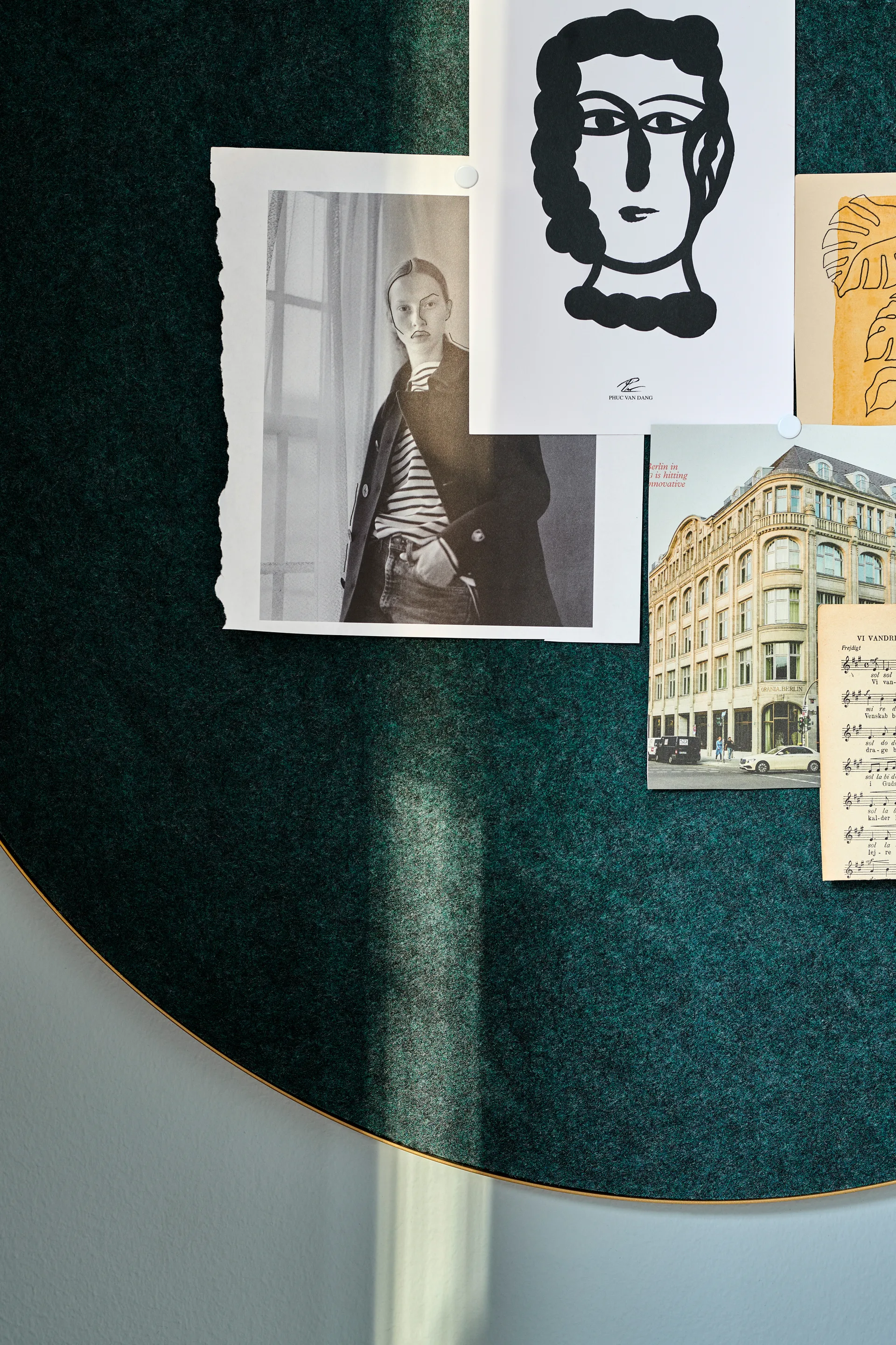 Retell pinboard Ø80 cm, Green-brass Gejst