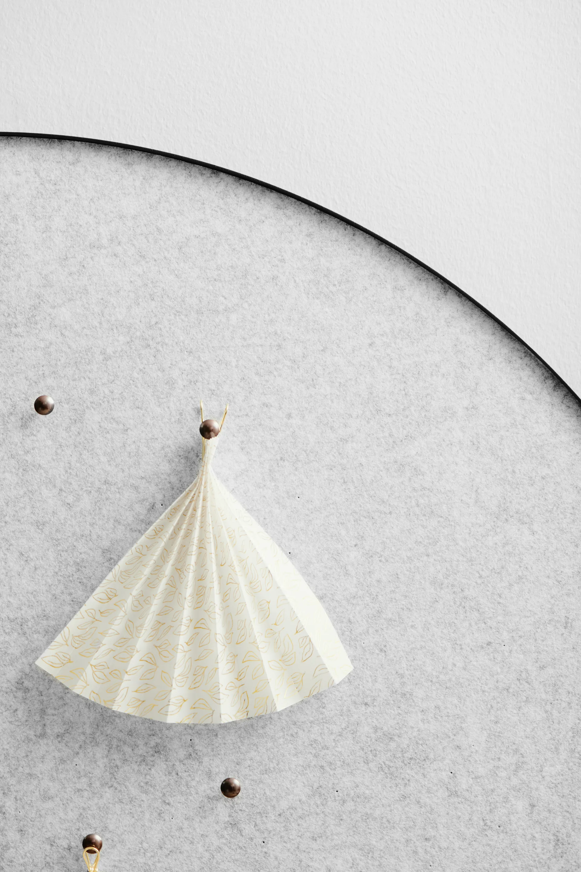 Retell pinboard Ø80 cm, Light grey Gejst