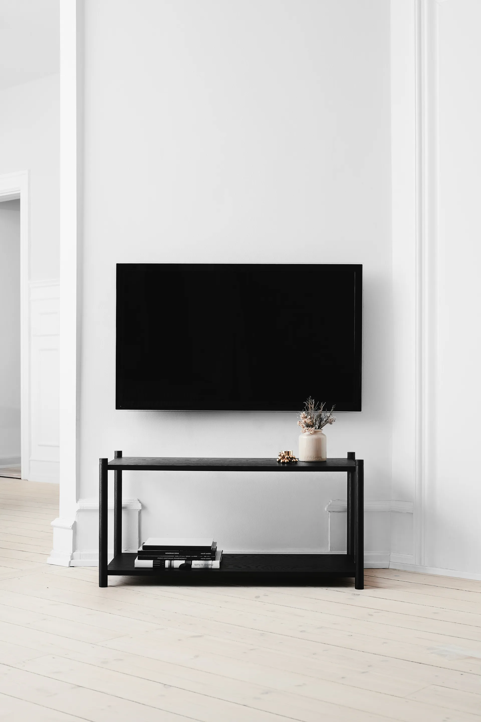 Sceene bookcase F, Black oiled oak Gejst