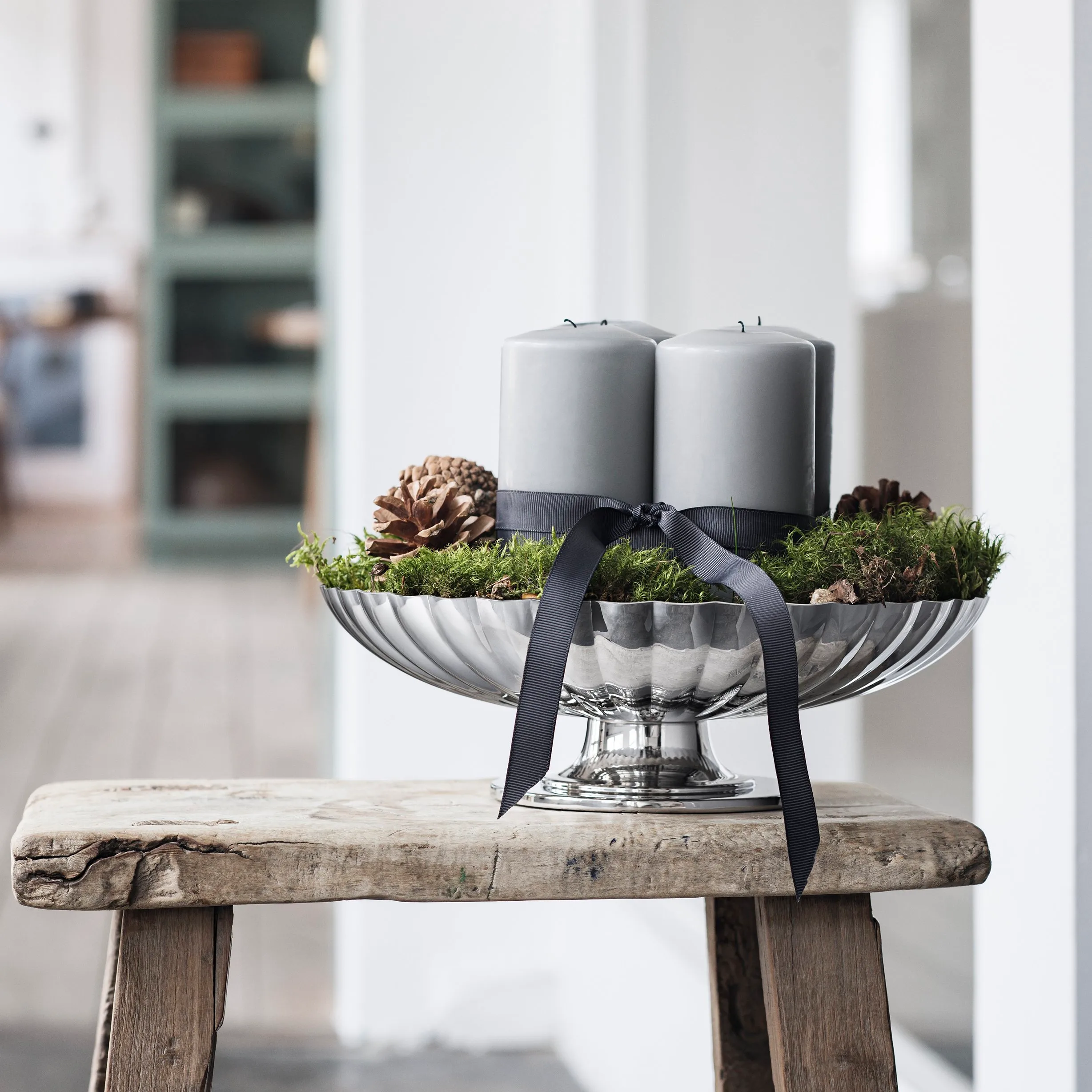 Bernadotte dish on stand from Georg Jensen - NordicNest.com