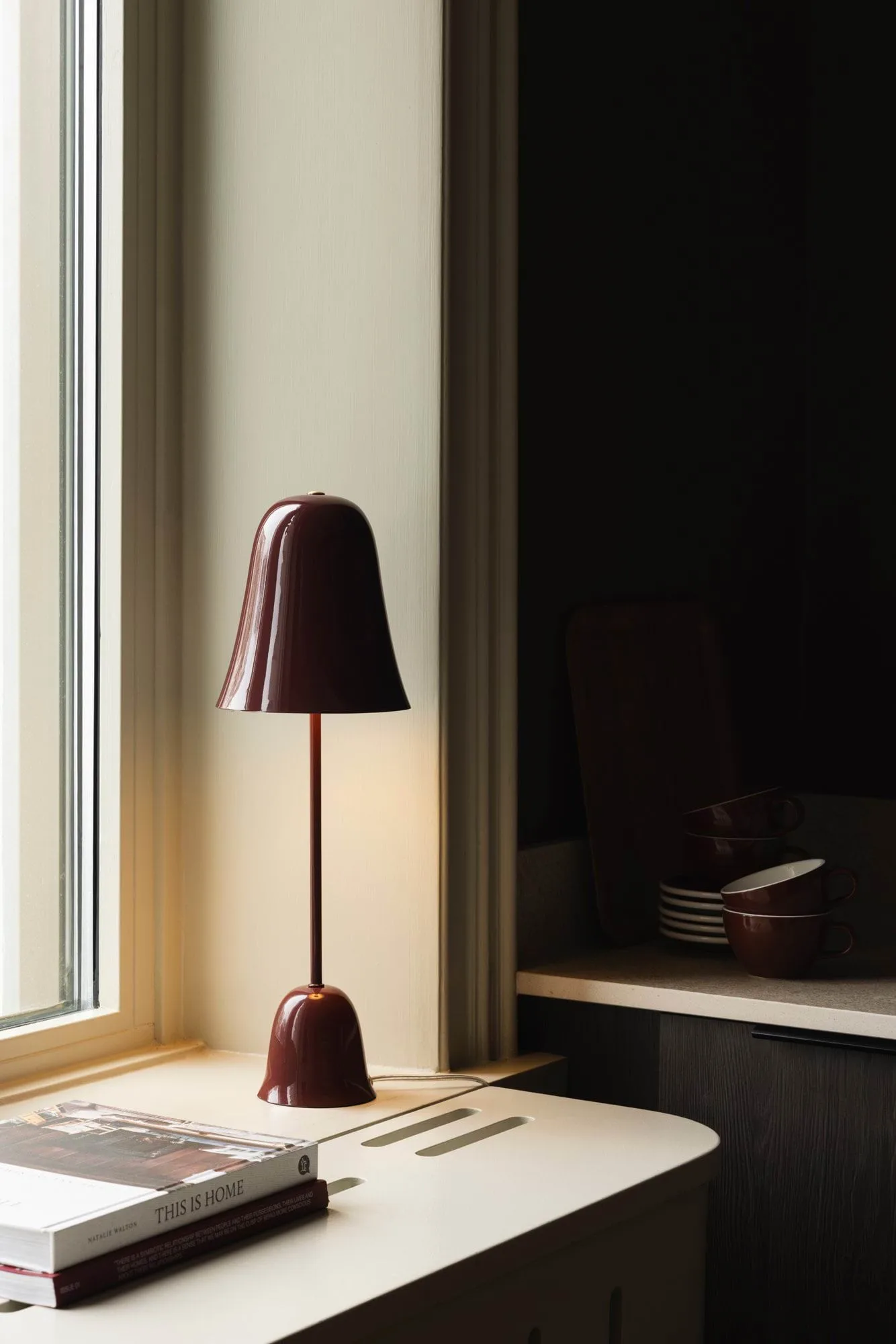 Blåklockan table lamp, Wine red (red), Ø16xH50 cm Globen Lighting