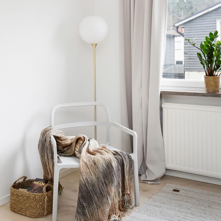 Bowl floor lamp opal glass, Brushed brass Globen Lighting