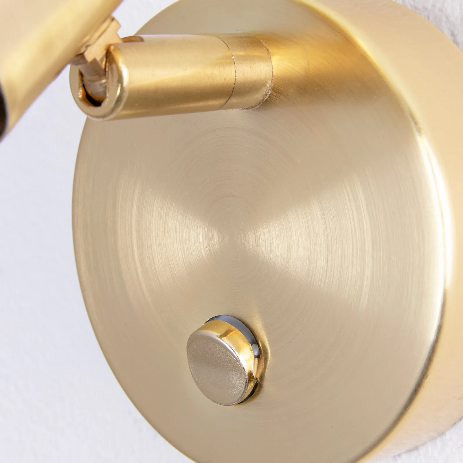 Clark 1 wall lamp, Brushed brass Globen Lighting