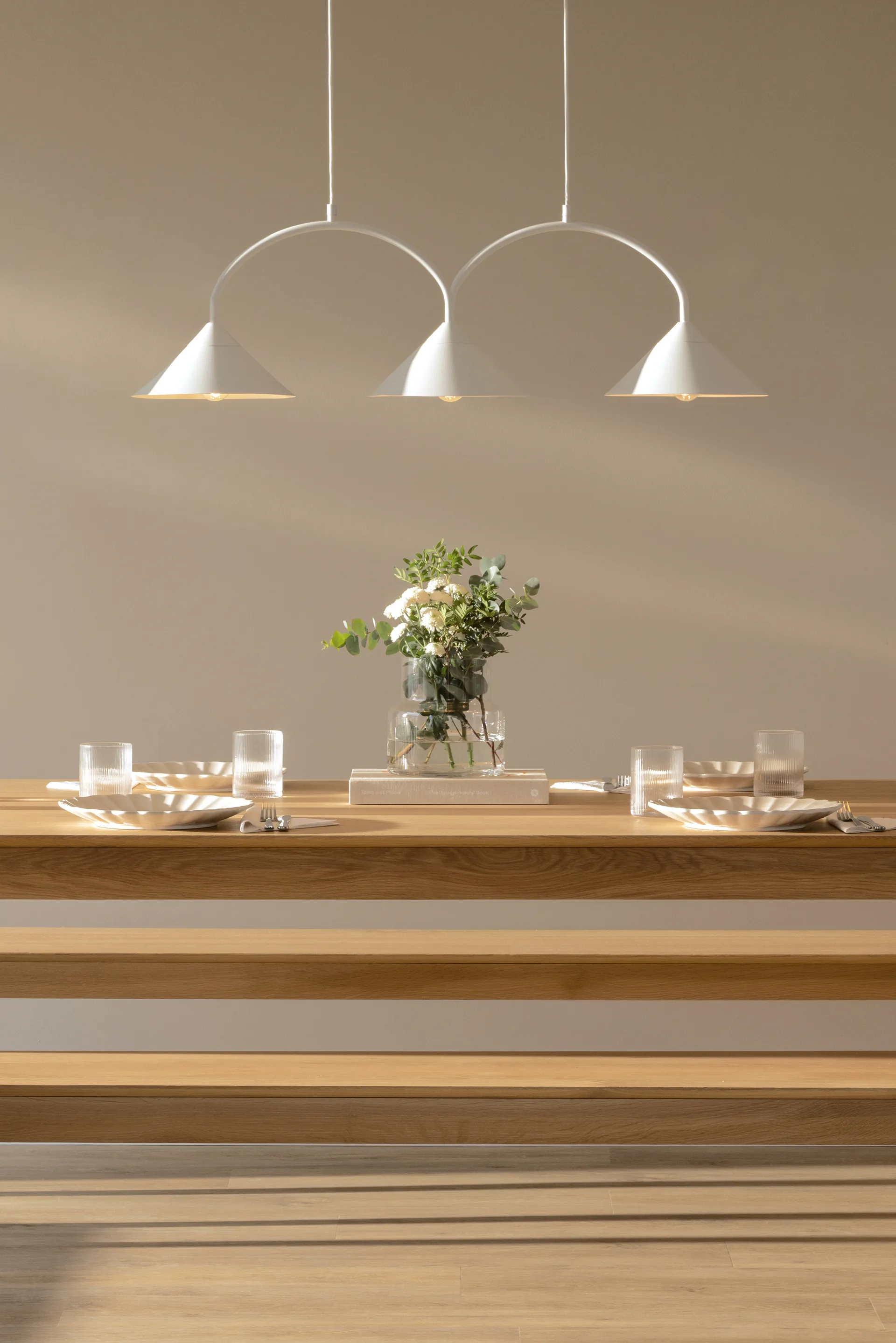 Curve pendant lamp 3, White Globen Lighting