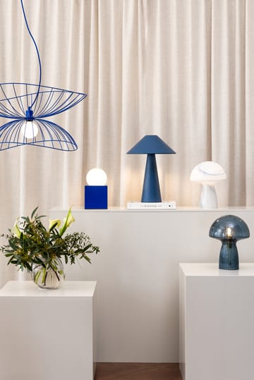 Fungo Swirl 22 table lamp - Blue - Globen Lighting
