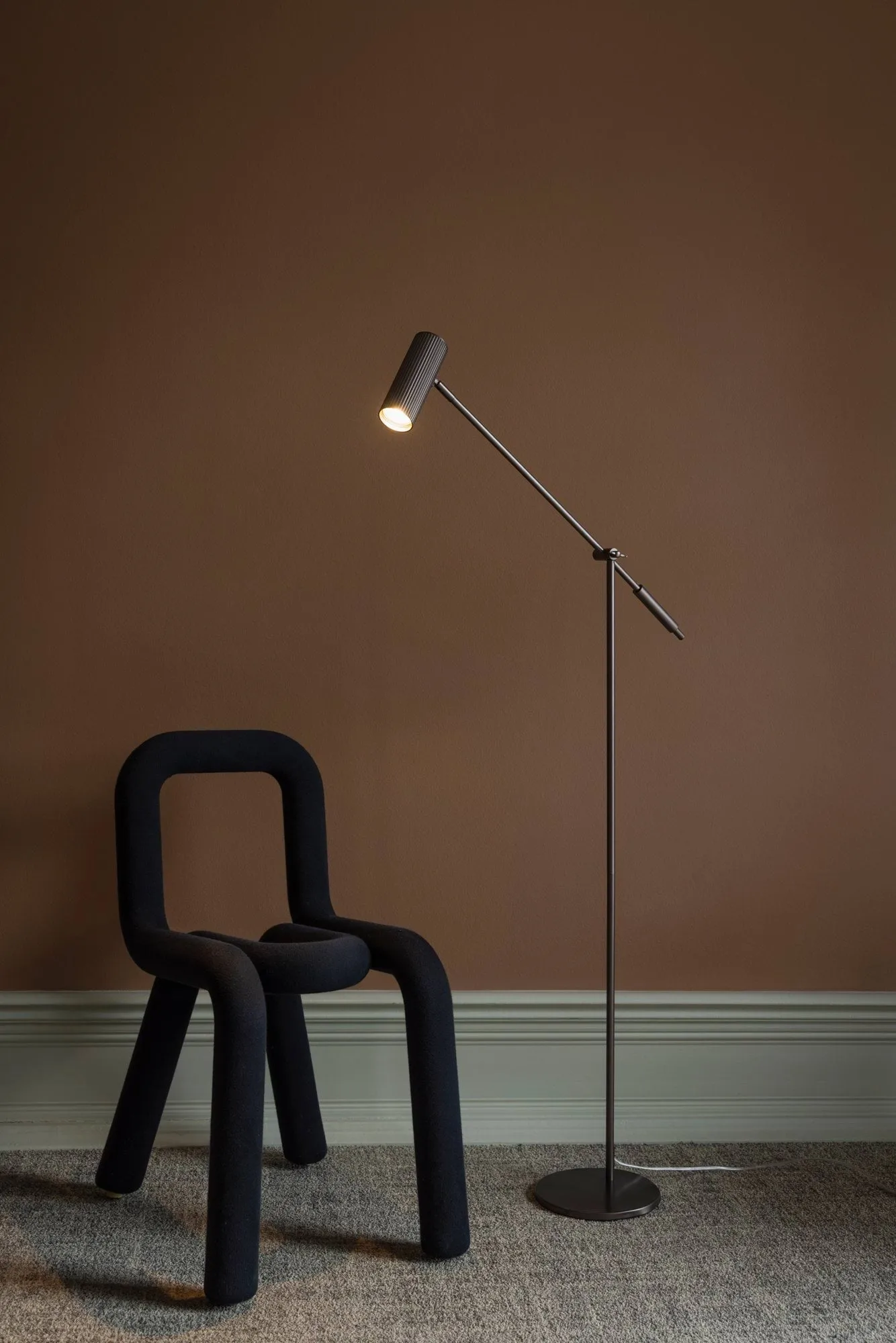 Hubble Read floor lamp, Bronze Globen Lighting