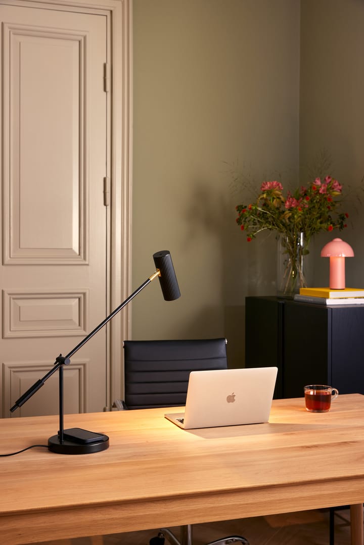 Hubble Read table lamp with wireless charging - Black - Globen Lighting