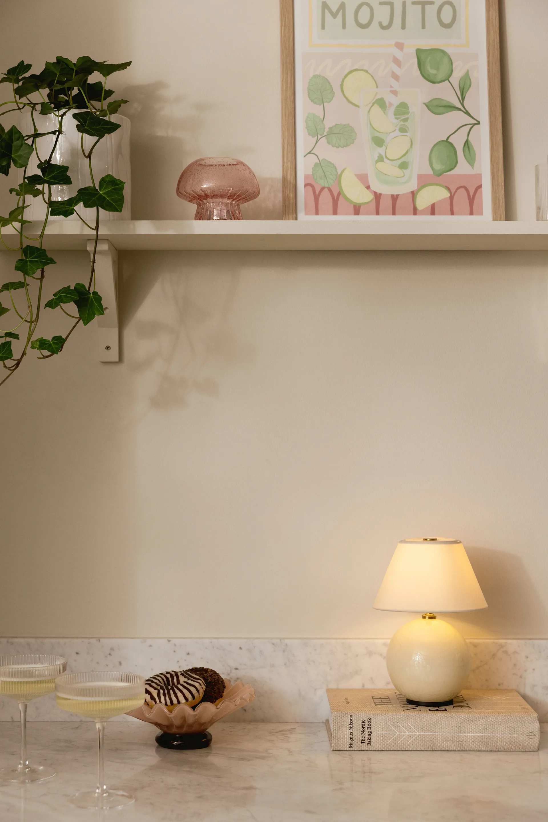 Iris 16 portable table lamp, Cream Globen Lighting