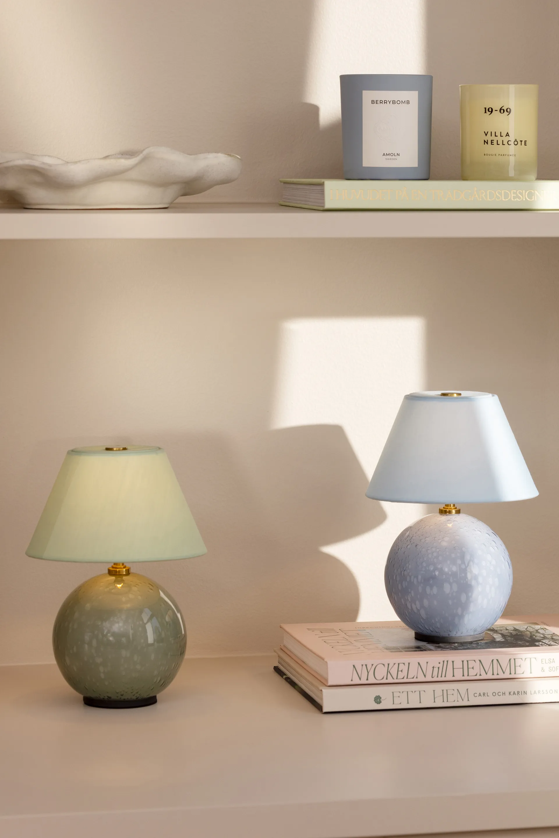 Iris 16 portable table lamp, Dove blue Globen Lighting