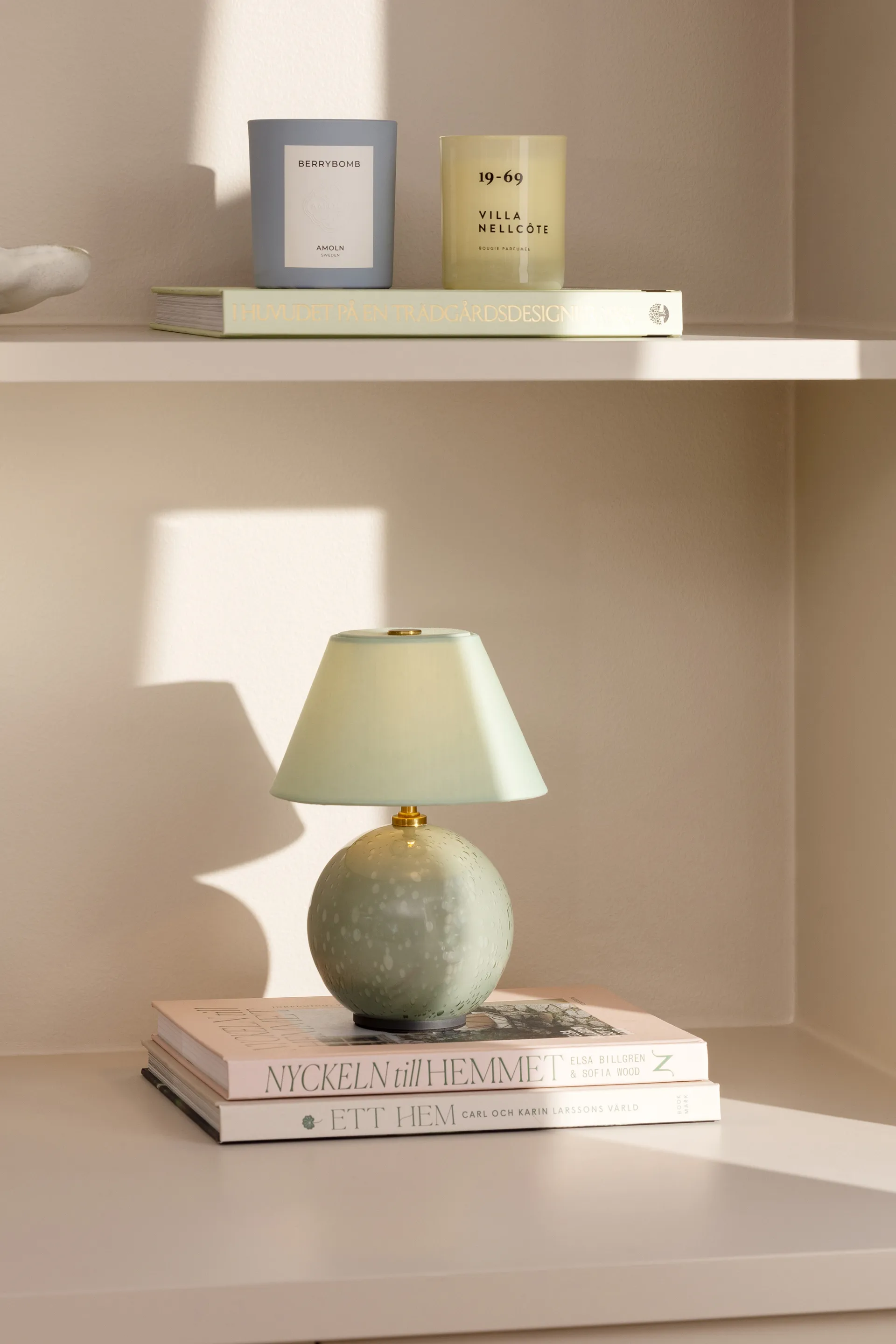 Iris 16 portable table lamp, Green Globen Lighting