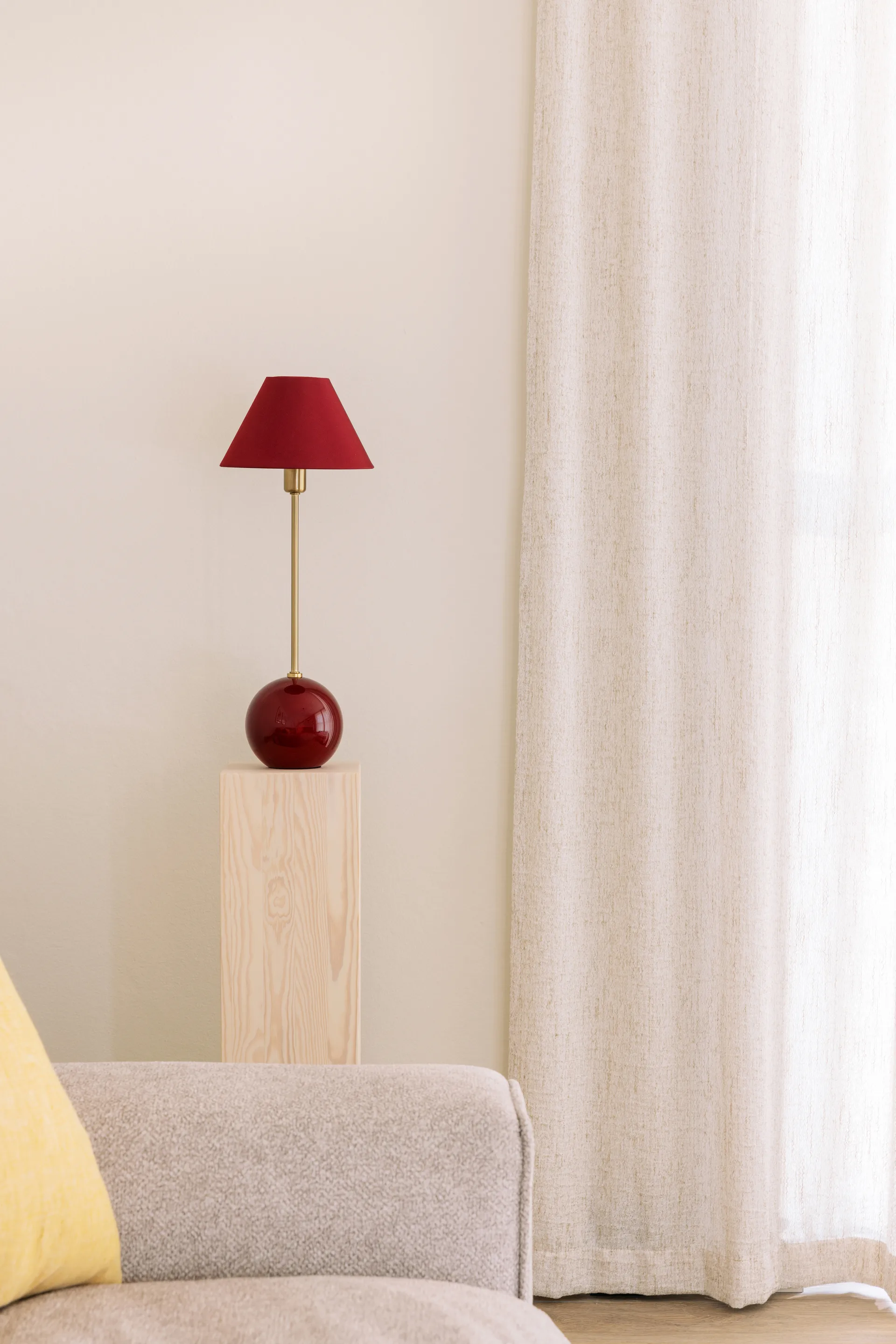 Iris 20 table lamp, Burgundy Globen Lighting