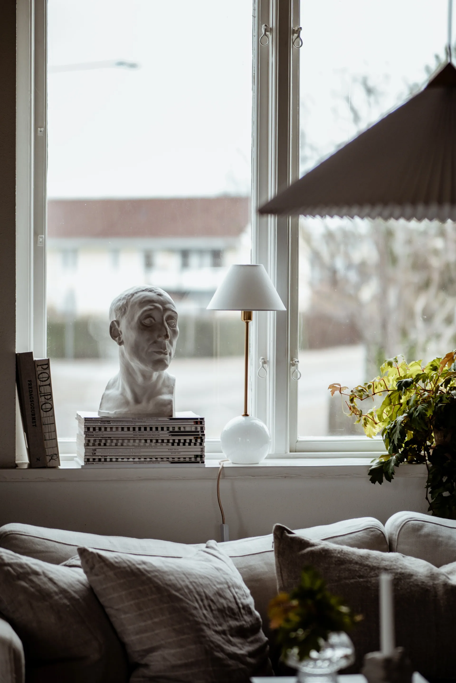 Iris 20 table lamp, White Globen Lighting