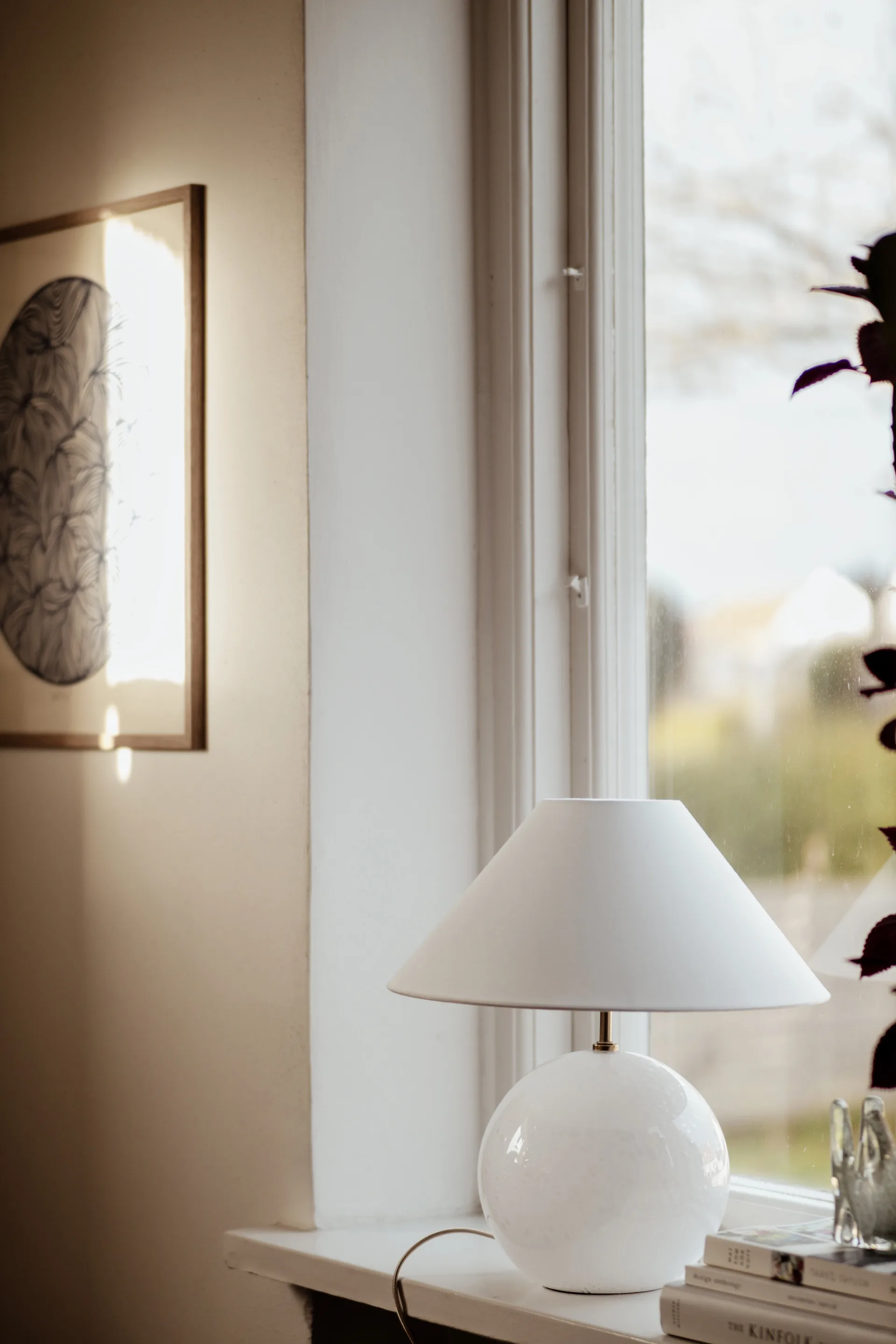 Iris 35 table lamp 39 cm, White Globen Lighting