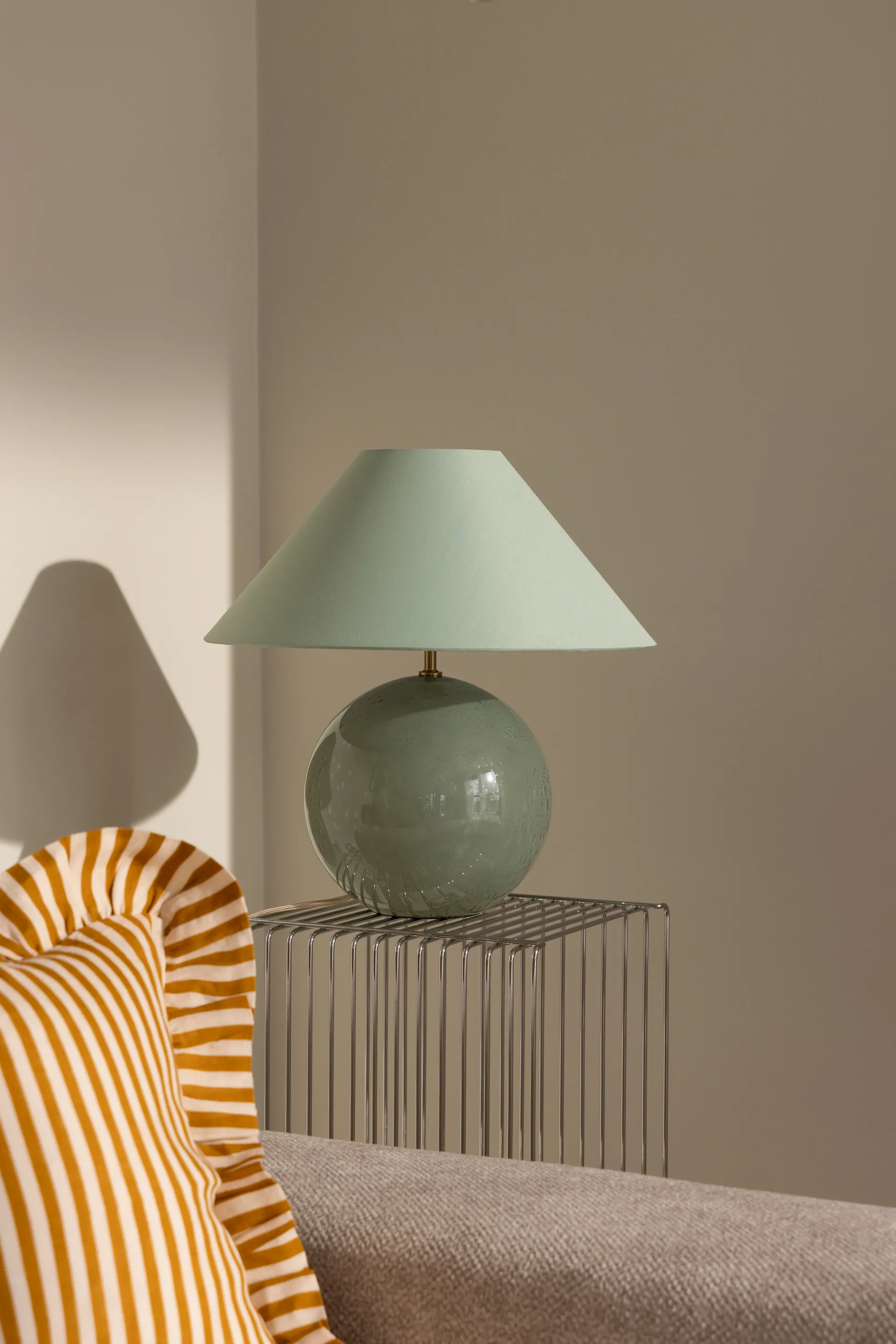 Iris 45 table lamp, Green Globen Lighting