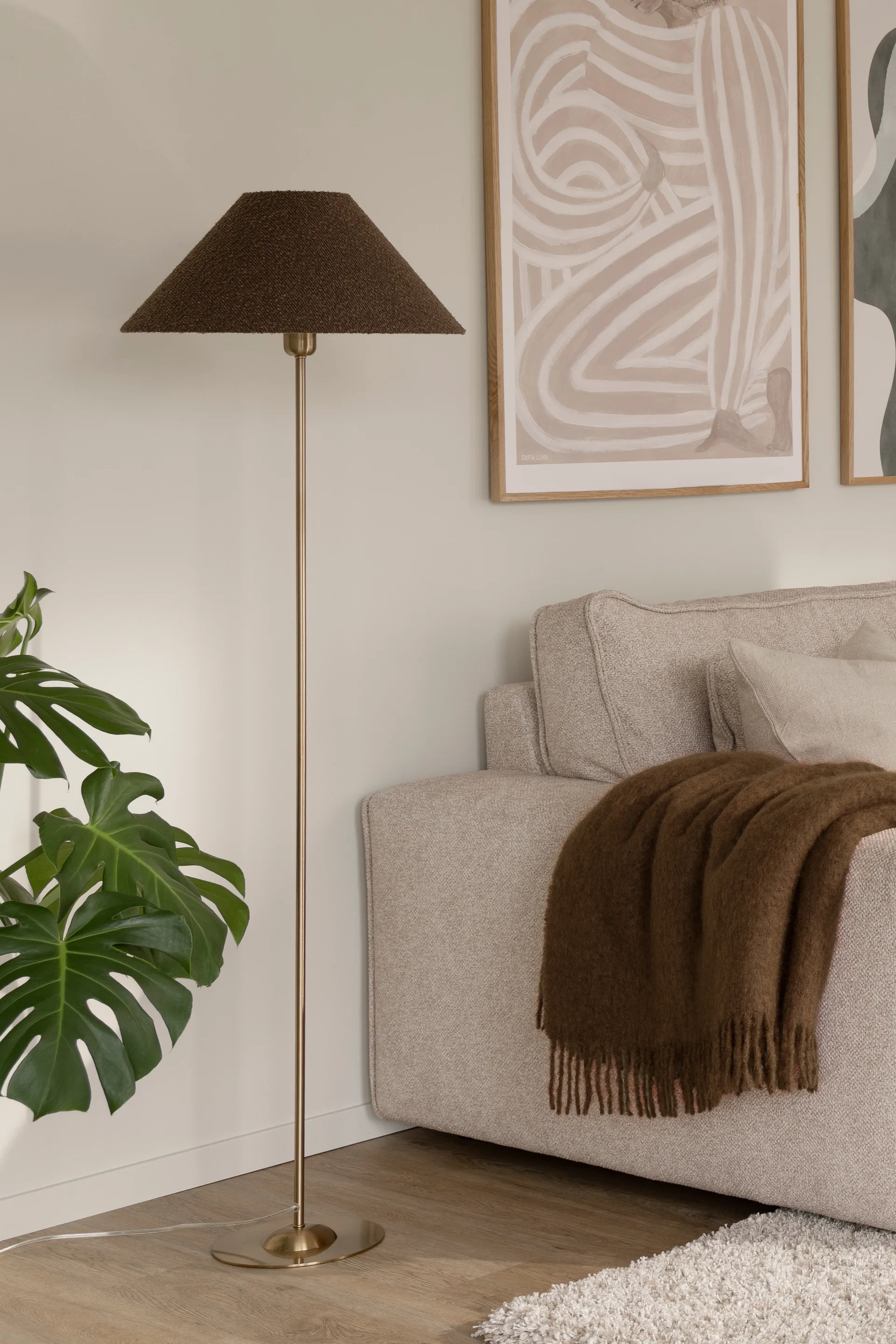 Iris floor lamp base, Brushed brass Globen Lighting