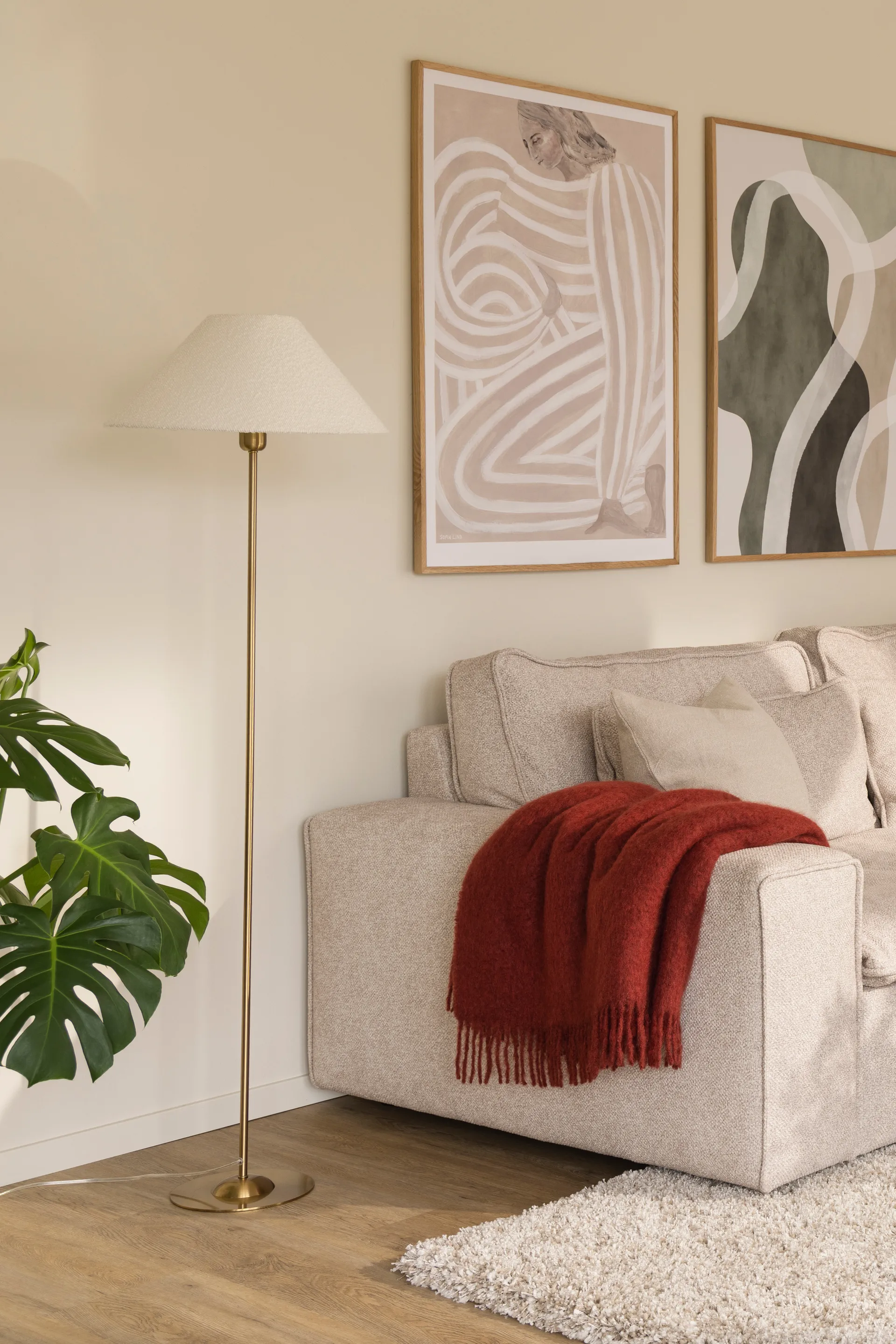 Iris floor lamp base, Brushed brass Globen Lighting