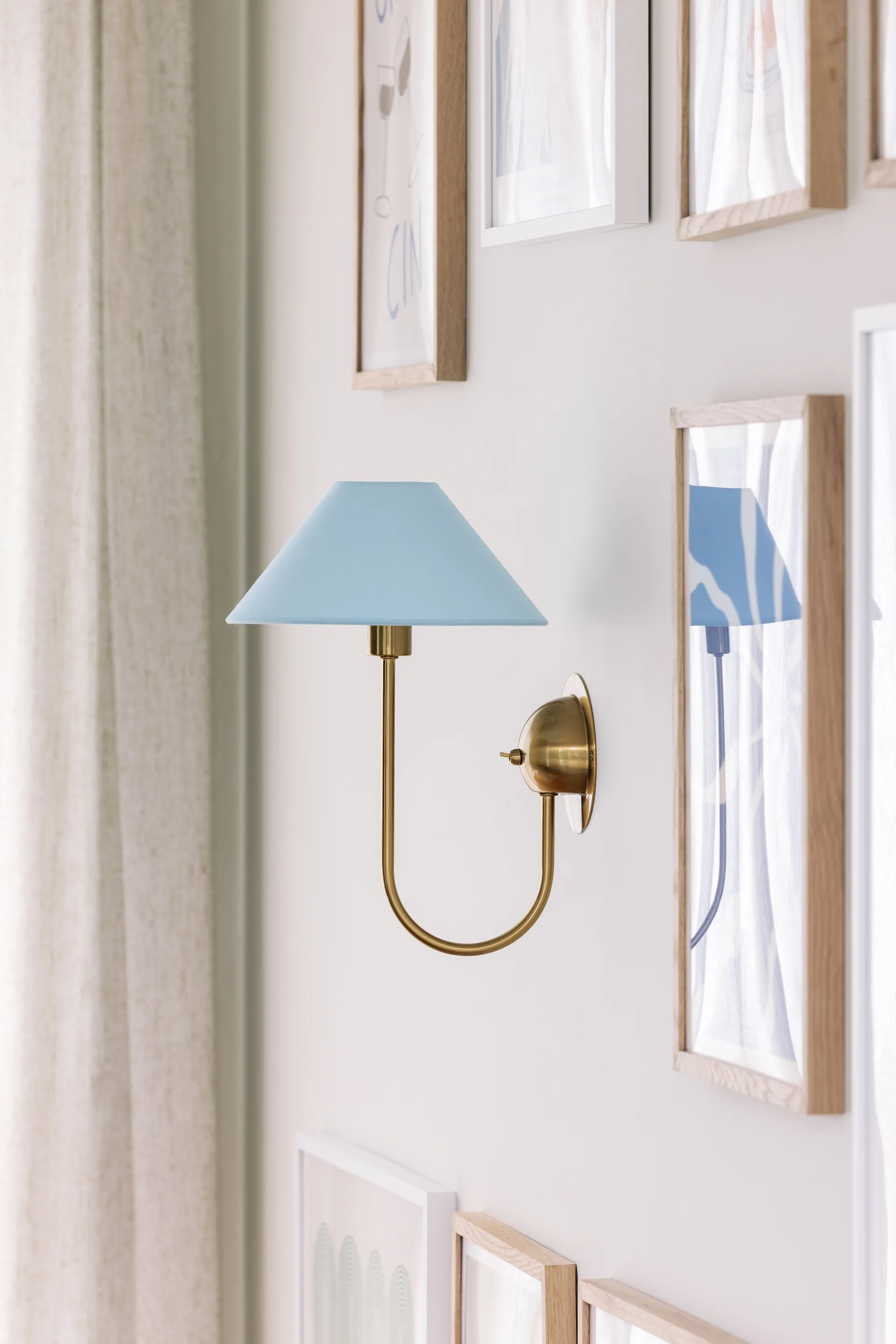 Iris wall lamp, Dove blue Globen Lighting