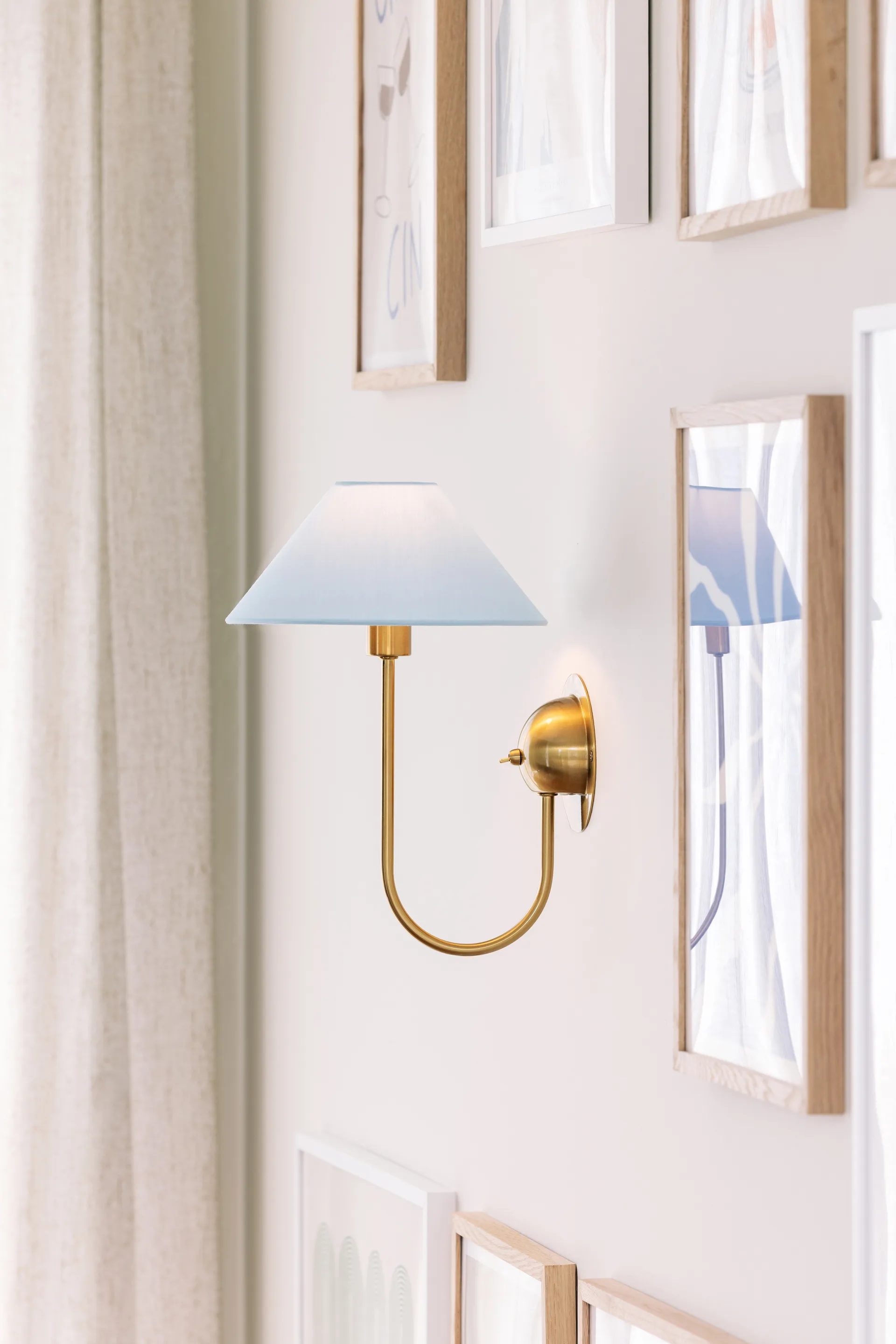 Iris wall lamp, Dove blue Globen Lighting