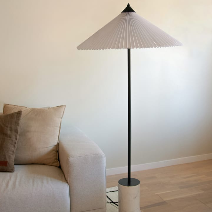 Matisse floor lamp 150 cm - Black-white - Globen Lighting