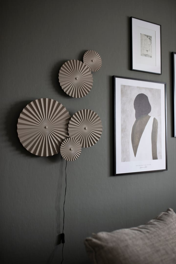 Omega wall lamp - Mud - Globen Lighting