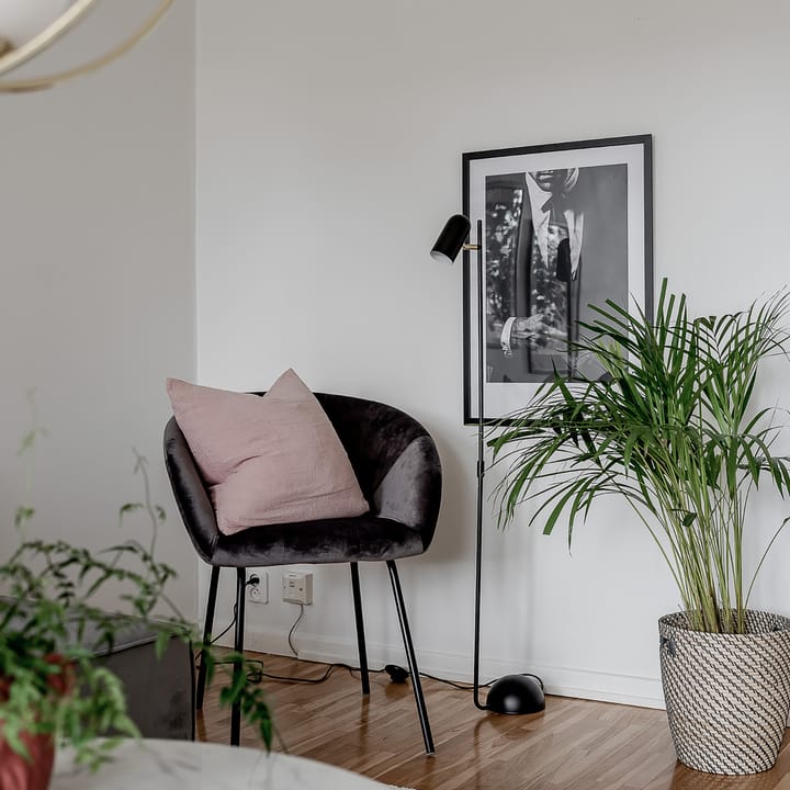 Swan floor lamp, Black Globen Lighting