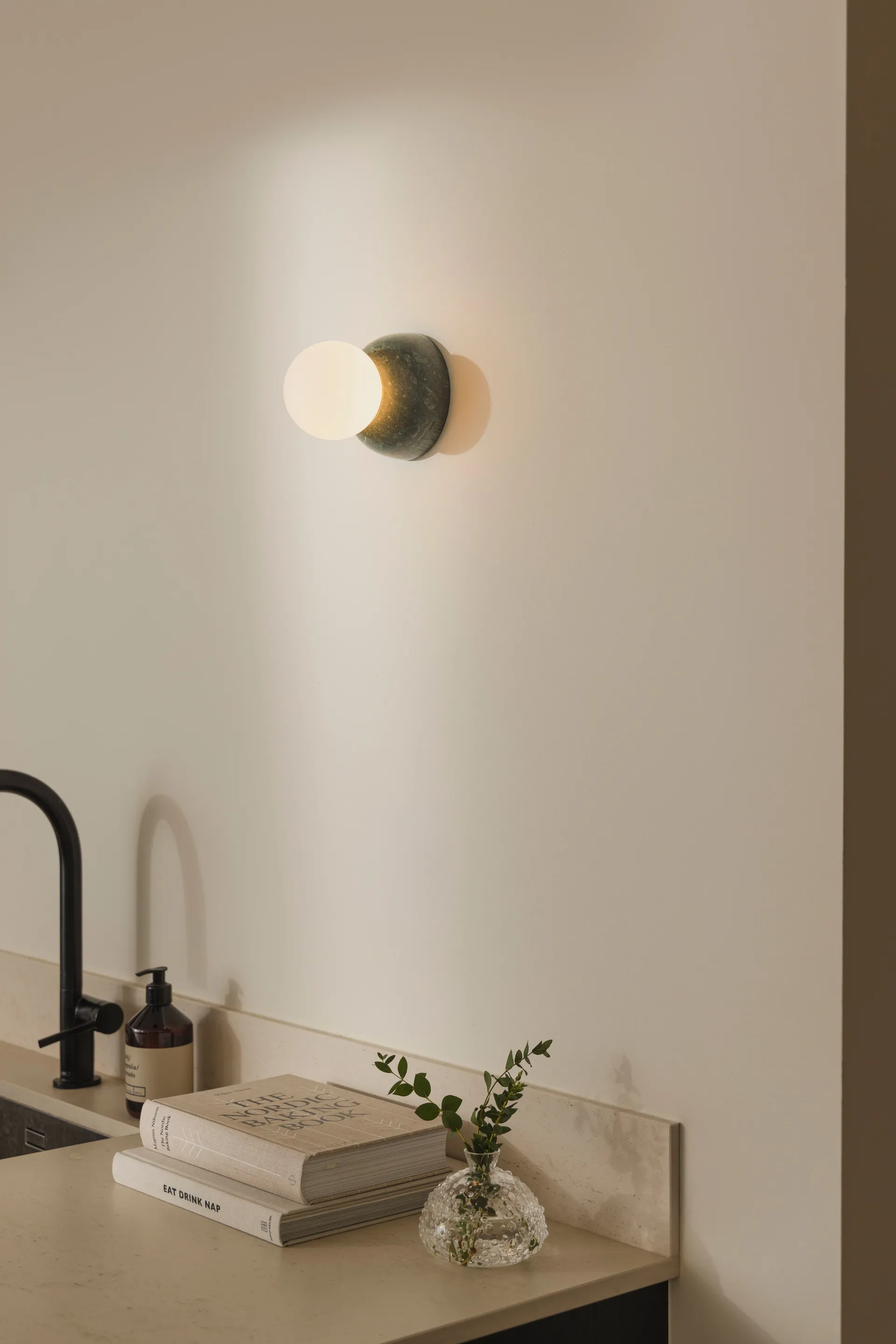 Torrano wall lamp/ceiling lamp 13 cm, Dark green marble Globen Lighting