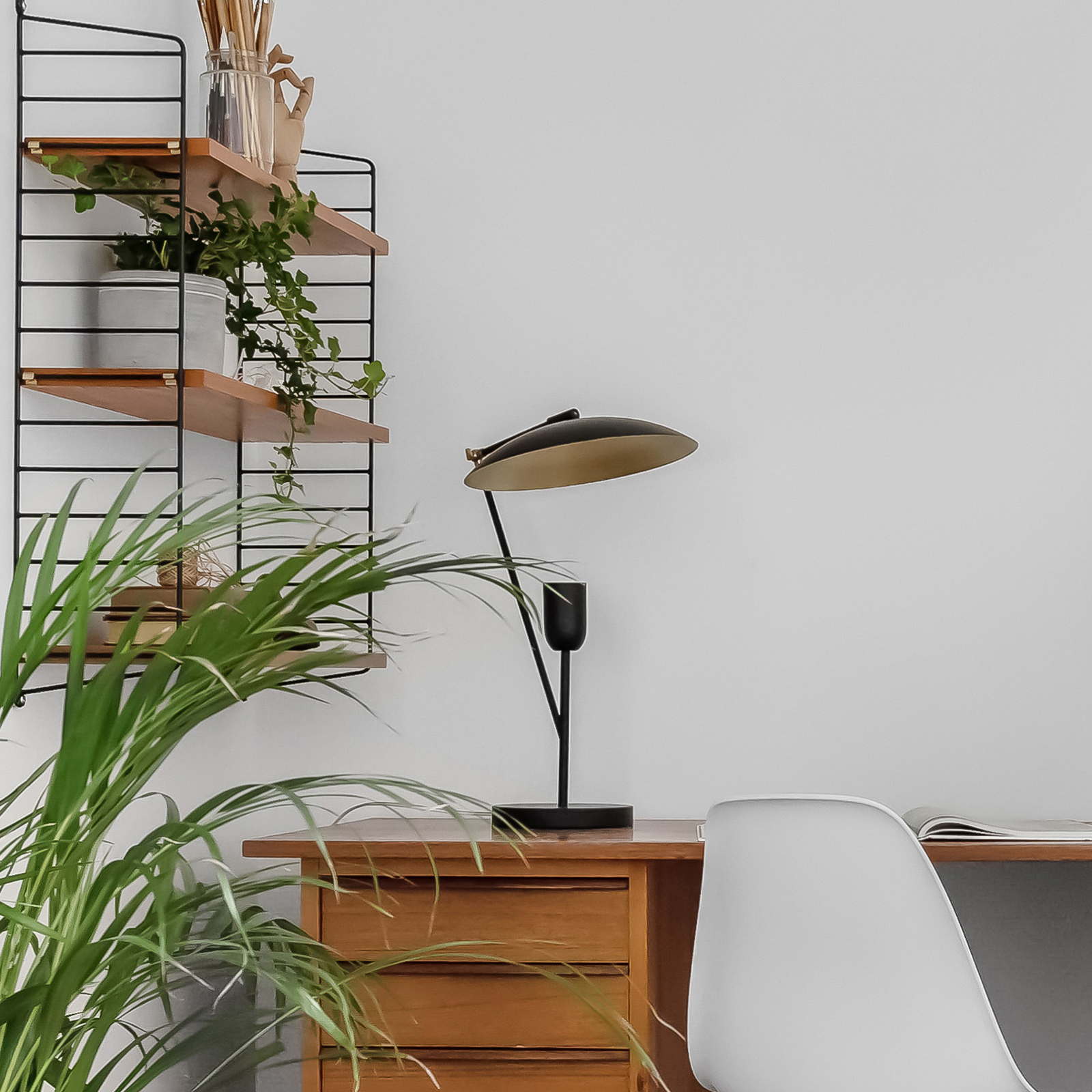 Undercover table lamp Black brushed brass