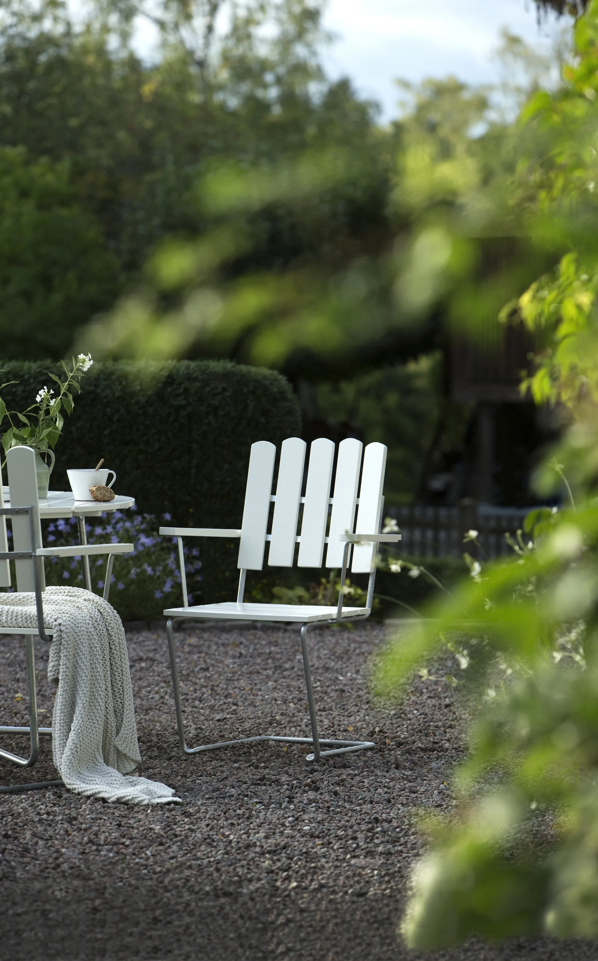 A2 armchair, White lacquer oak-hot-dip galvanized Grythyttan Stålmöbler