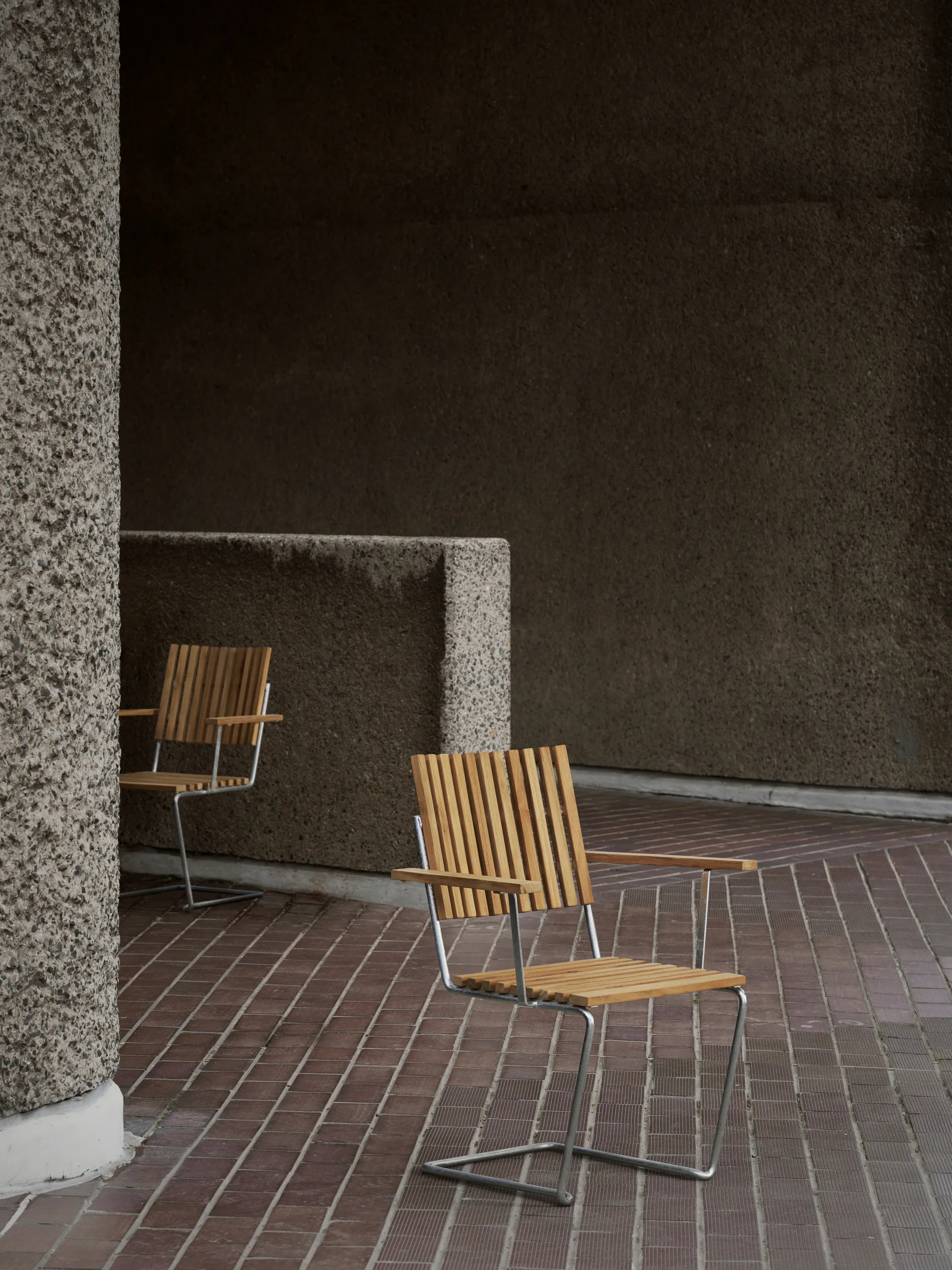 Bovik armchair, Teak-warm galvanized frame Grythyttan Stålmöbler