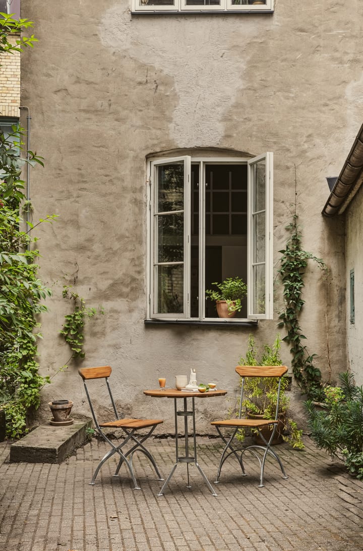 Bryggeri chair - Teak-hot-dip galvanized stand - Grythyttan Stålmöbler