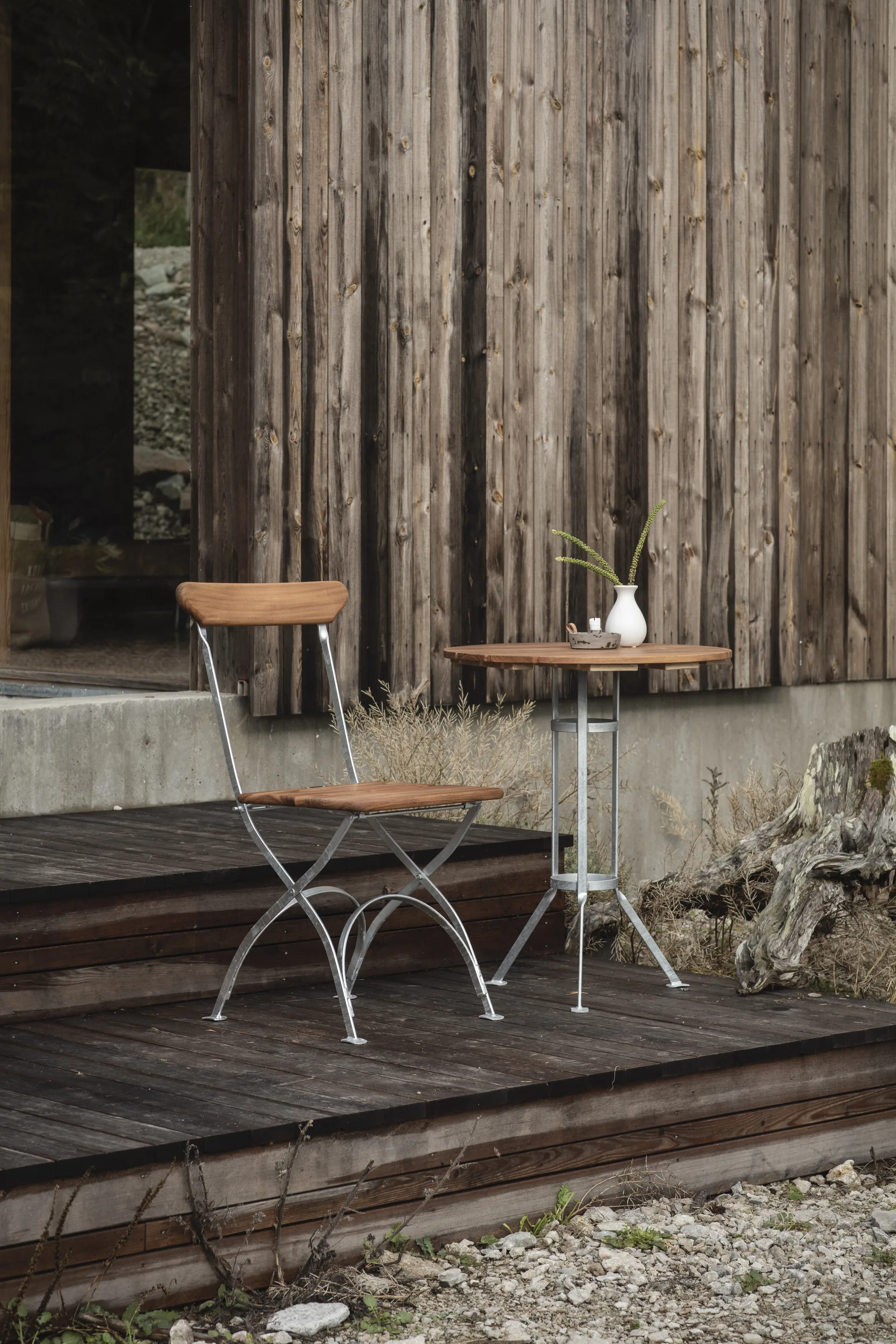 Bryggeri tripod table, Teak-hot-dip galvanized stand Grythyttan Stålmöbler