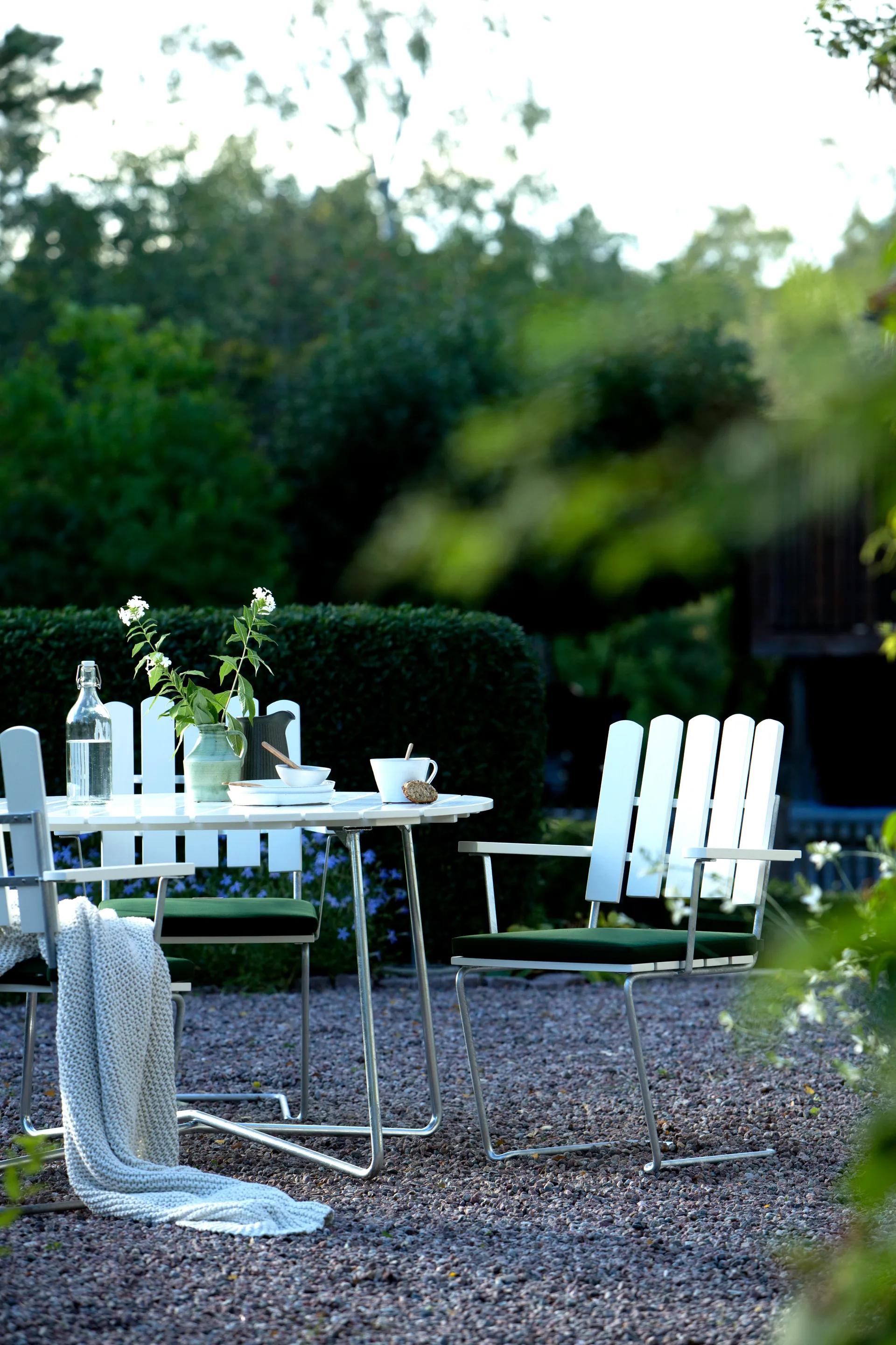 Grythyttan dining set white 9A Ø120cm + 5pcs A2 Grythyttan Stålmöbler