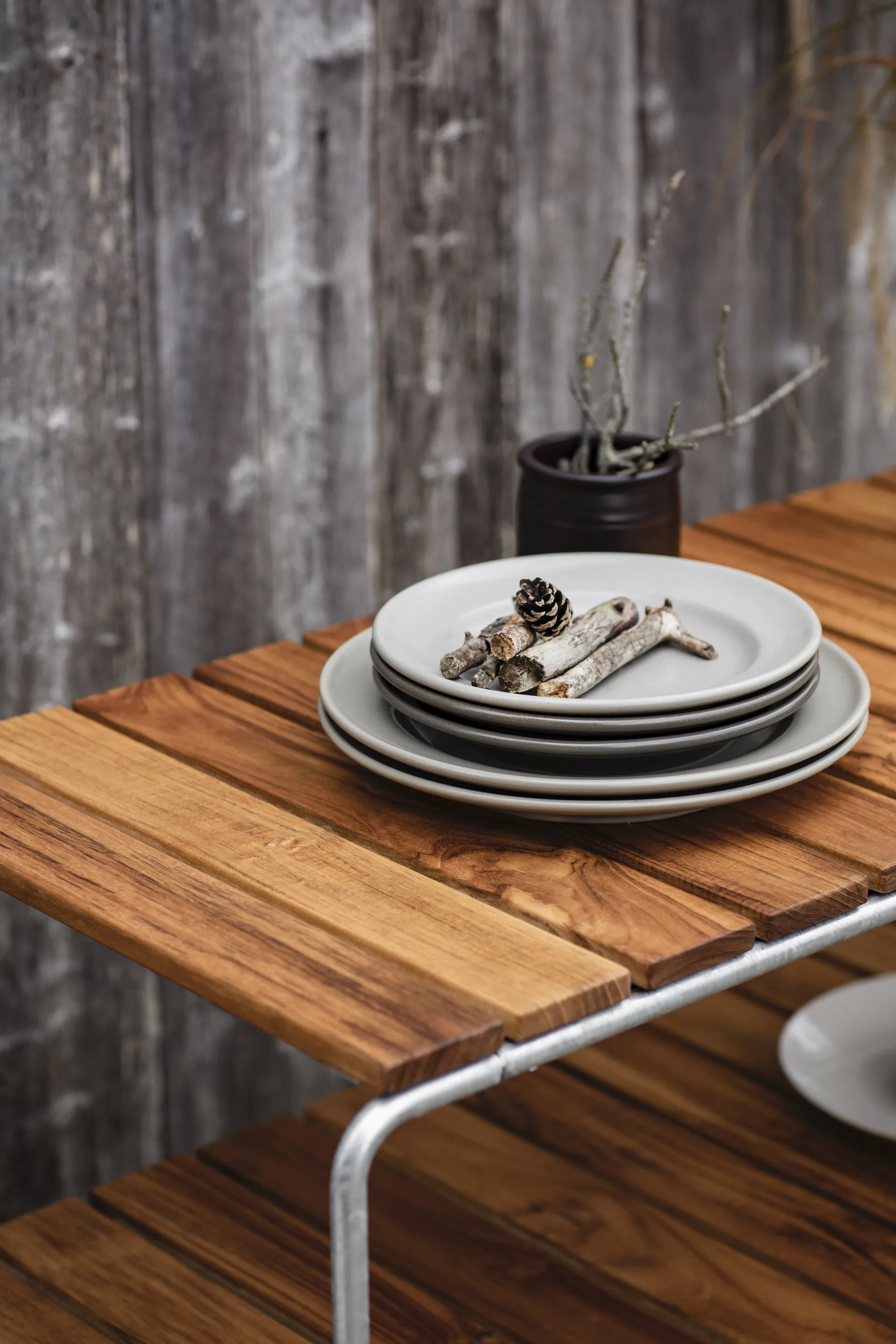 Grythyttan side table, Teak-hot-dip galvanized stand Grythyttan Stålmöbler